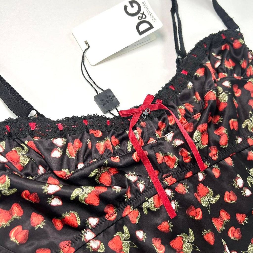 Dolce & Gabbana y2k D&G NWT black bustier tank top with strawberry print Size M / US 6-8 / IT 42-44 - 7 Thumbnail