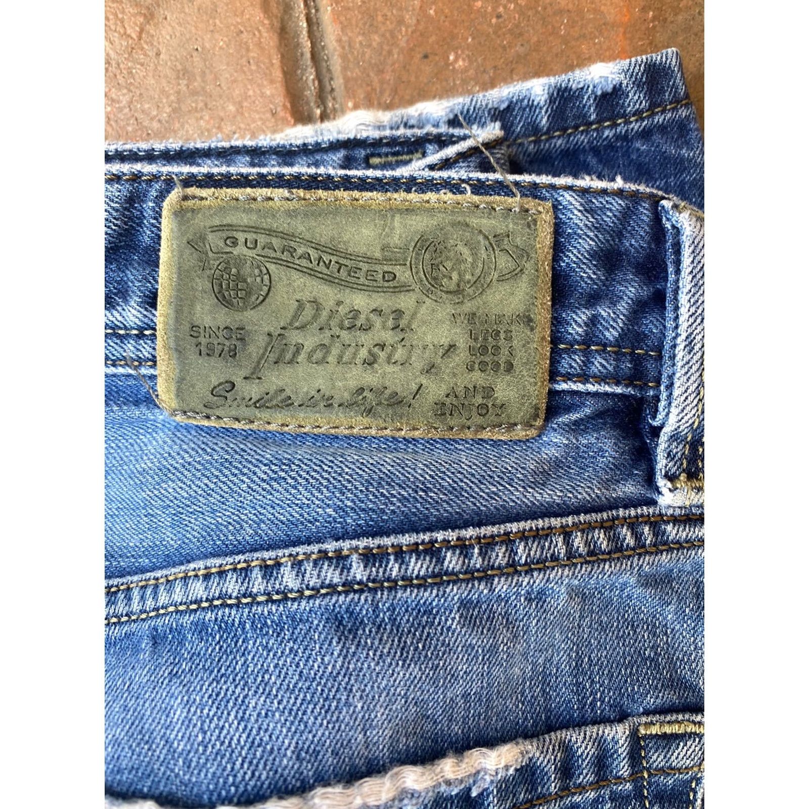 Diesel Diesel Larkee Jeans Button Fly Distressed Straight Blue 28x32 Men Regular Jeans Size US 30 / EU 46 - 5 Thumbnail