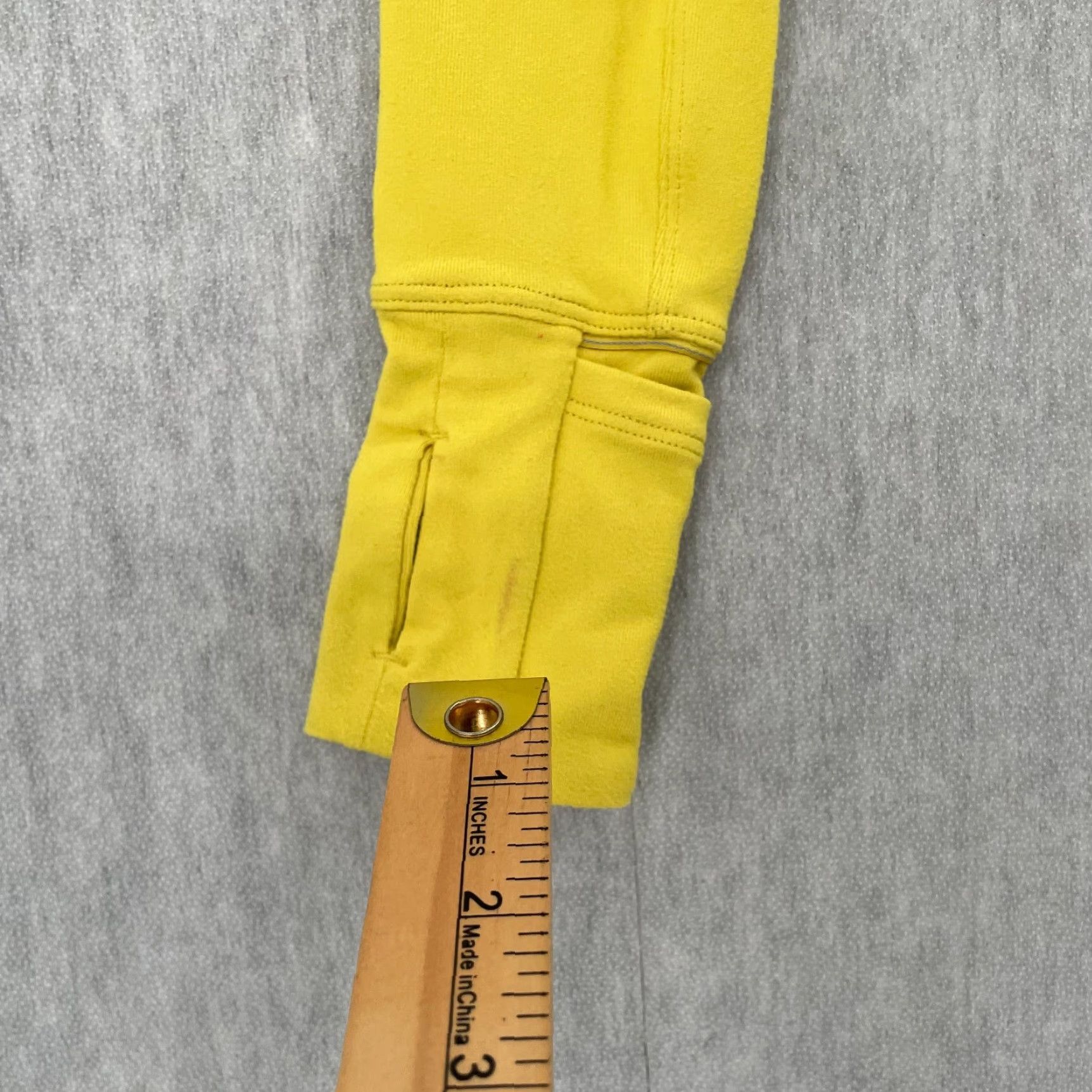 Lululemon VINTAGE Lululemon Sweater Activewear Women’s 2 Yellow Crew Neck Pullover Zip Pocket Long Sleeve Breathable Athletic Size XS / US 0-2 / IT 36-38 - 7 Thumbnail