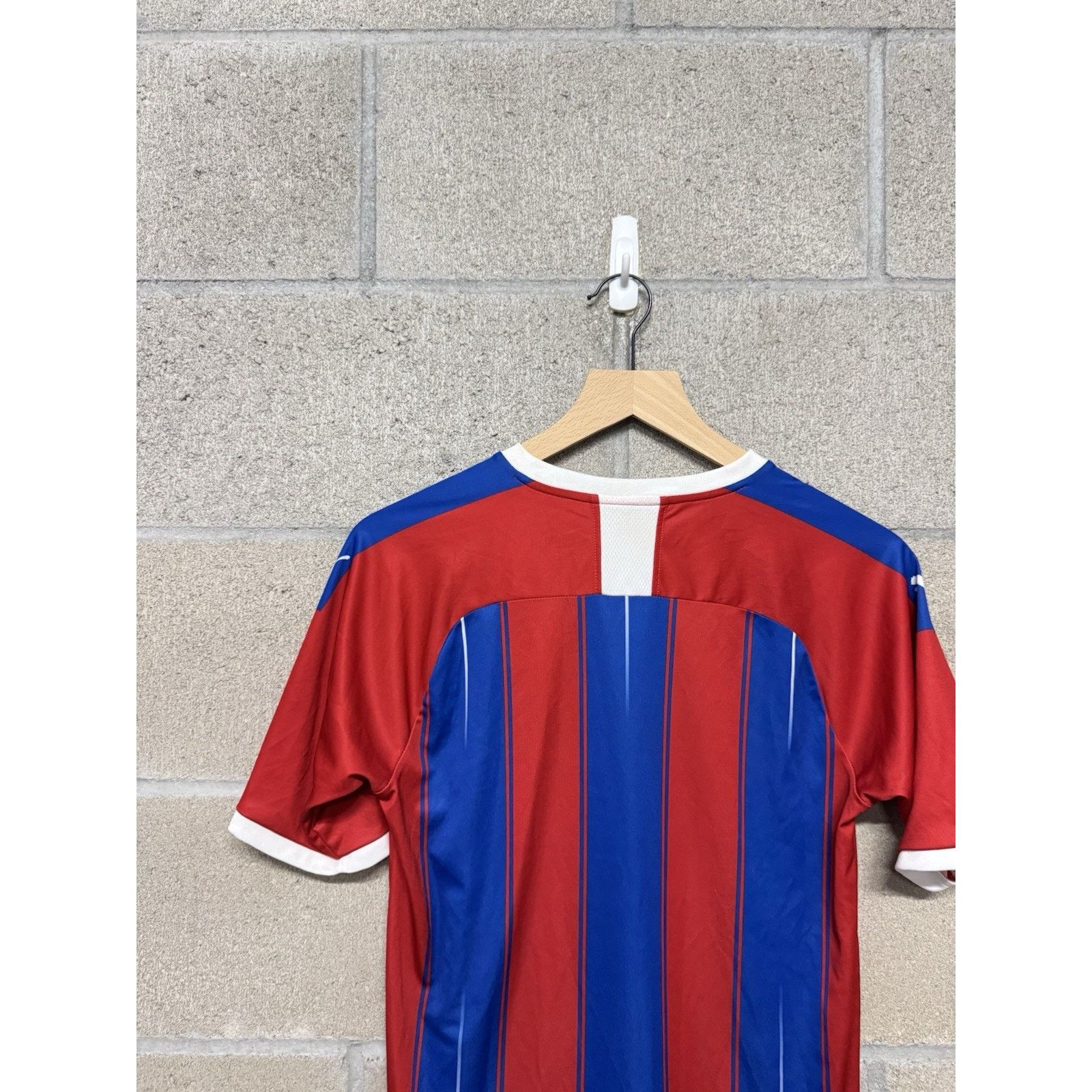 Puma Puma Crystal Palace FC Manbetx soccer Jersey Small 2019 2020 Size US S / EU 44-46 / 1 - 3 Thumbnail