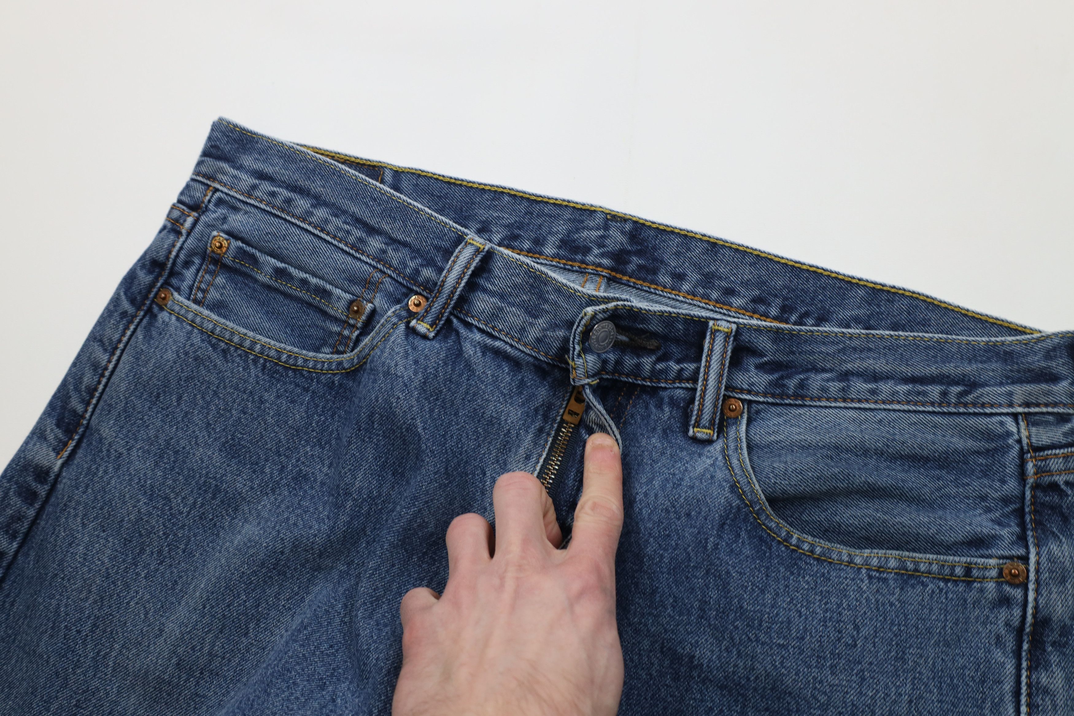 Levi's Vintage Y2K Levis 505 Regular Straight Leg Denim Jeans Size US 36 / EU 52 - 8 Thumbnail