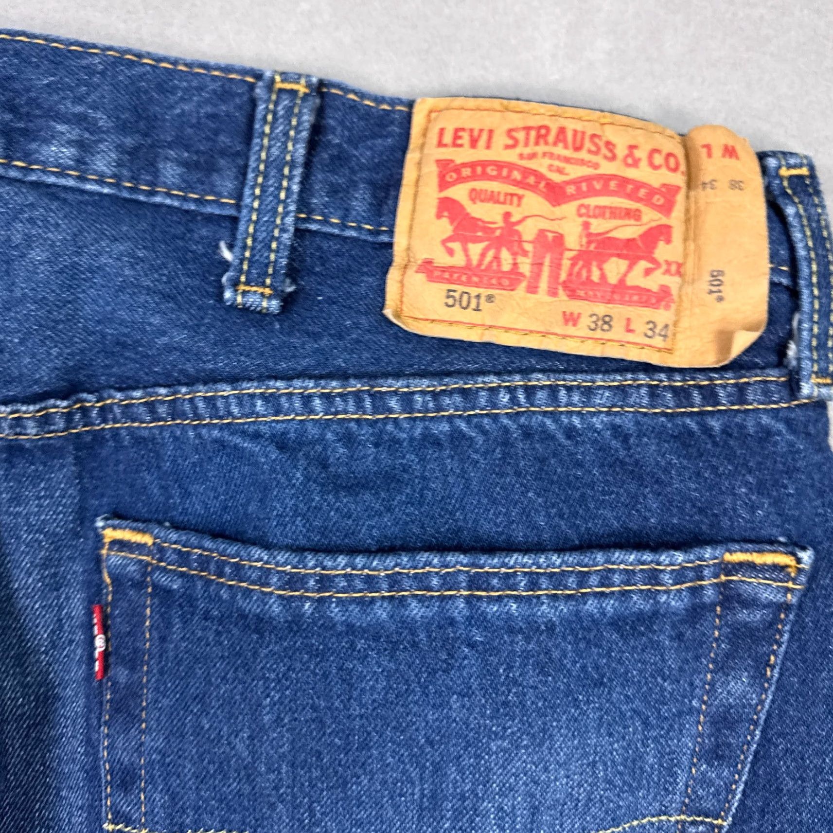 Levi's Levi's 501 Jeans Mens 36x34 Blue Denim Button Fly Straight Vintage No N/A Size US 38 / EU 54 - 6 Thumbnail
