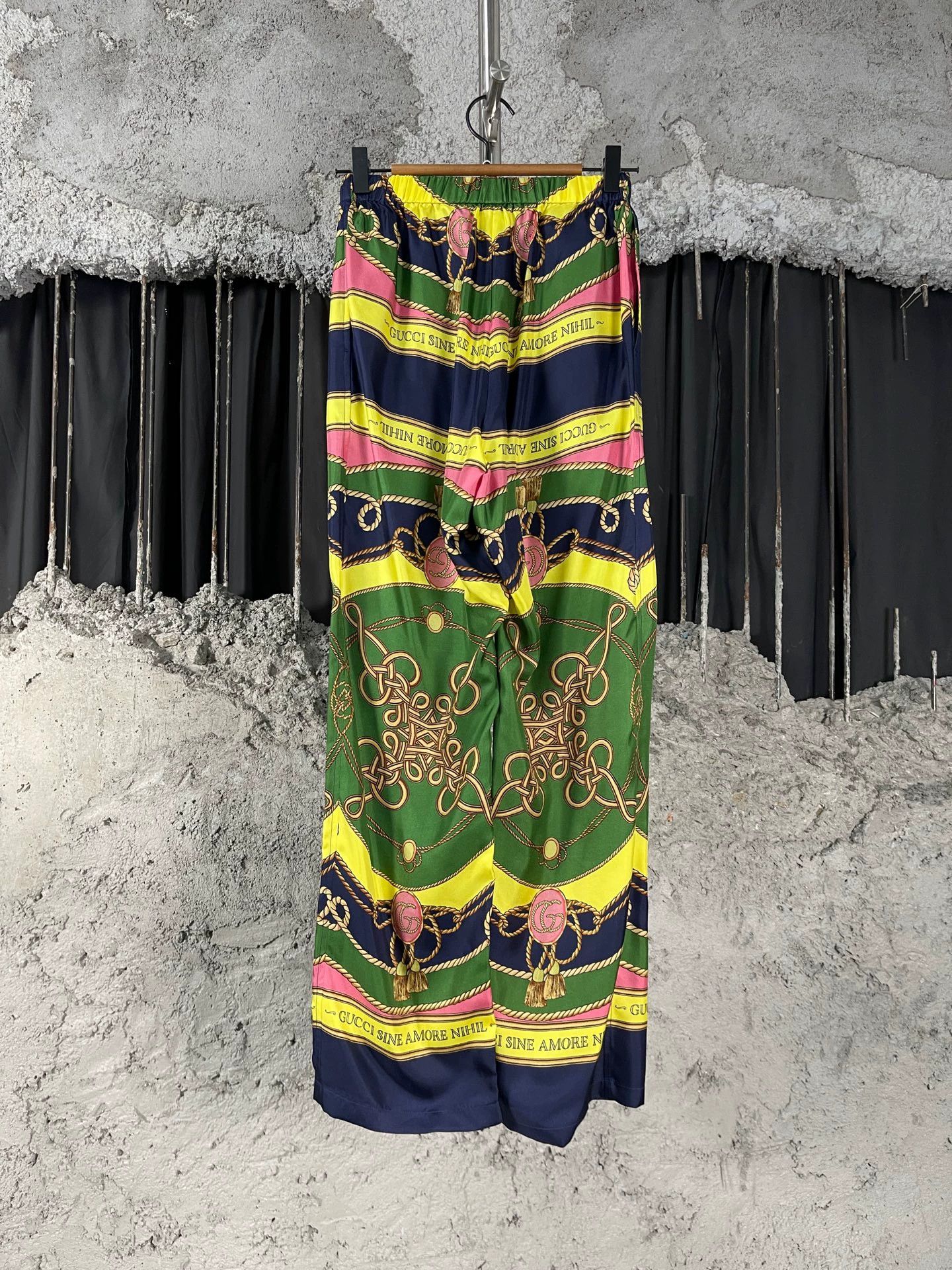 Gucci Gucci Silk Trousers Size 36 99 New Size 25" / US 0 / IT 36 - 2 Thumbnail