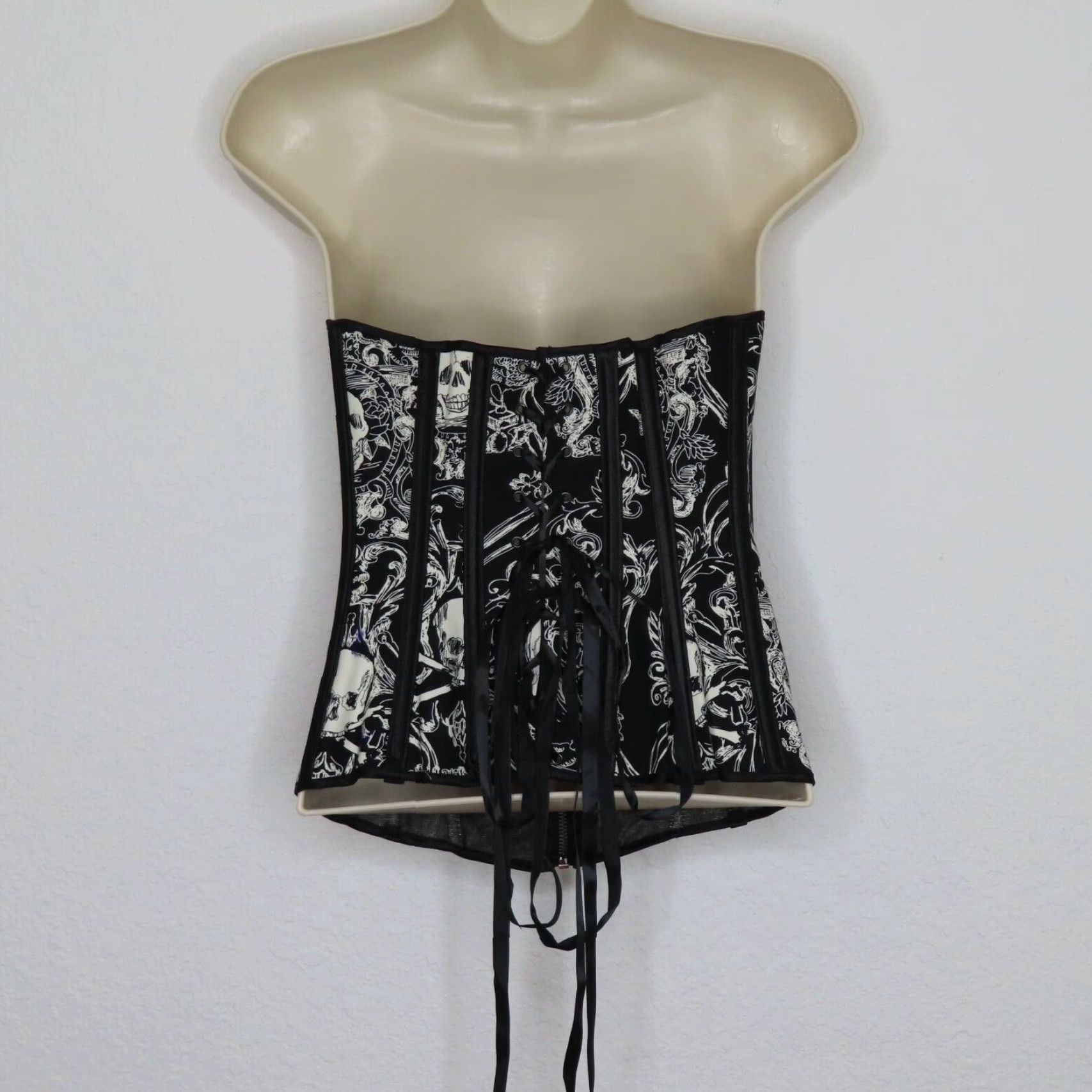 Vintage VINTAGE Shirley of Hollywood Skullduggery 36 Womens Skull Black Lace Up Corset Sexy Top Size XS / US 0-2 / IT 36-38 - 6 Thumbnail