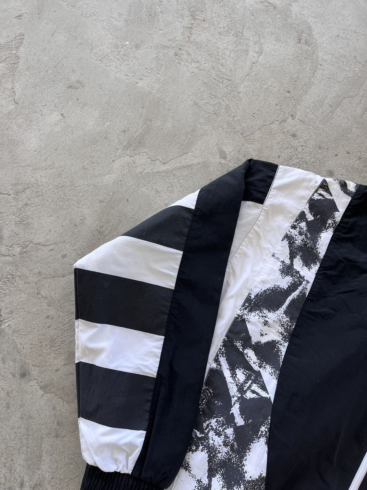 Reebok Reebok Track Jacket Black White Retro logo Sportswear Y2K Size US L / EU 52-54 / 3 - 4 Thumbnail