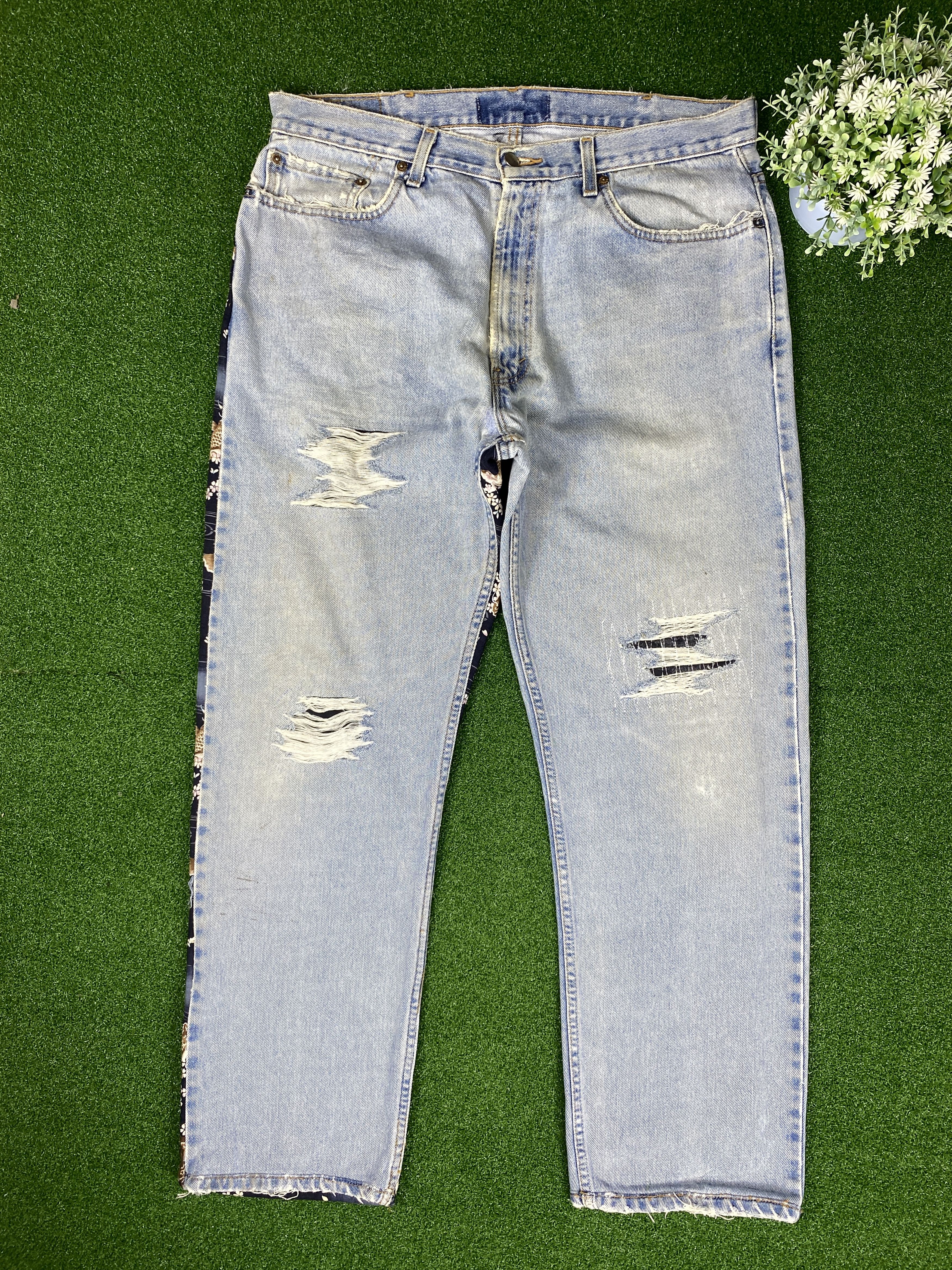 Japanese Brand Vintage Edomae Koi Pattern Sukajan Distressed Jeans CP0057 Size US 36 / EU 52 - 2 Thumbnail