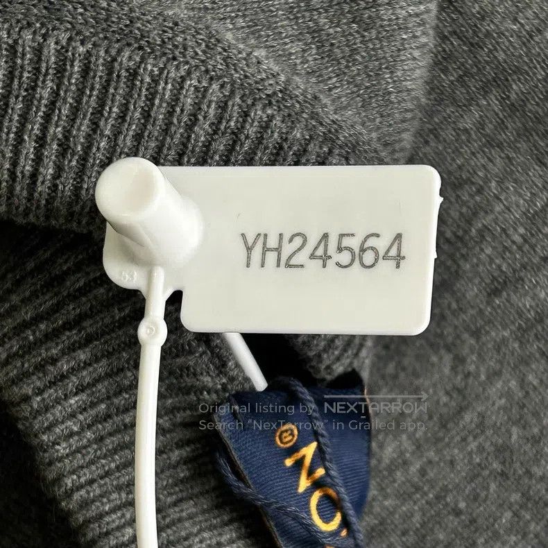 Louis Vuitton Louis Vuitton 25 New Grey Crew Neck Threaded Knitted Claw Size US M / EU 48-50 / 2 - 7 Thumbnail