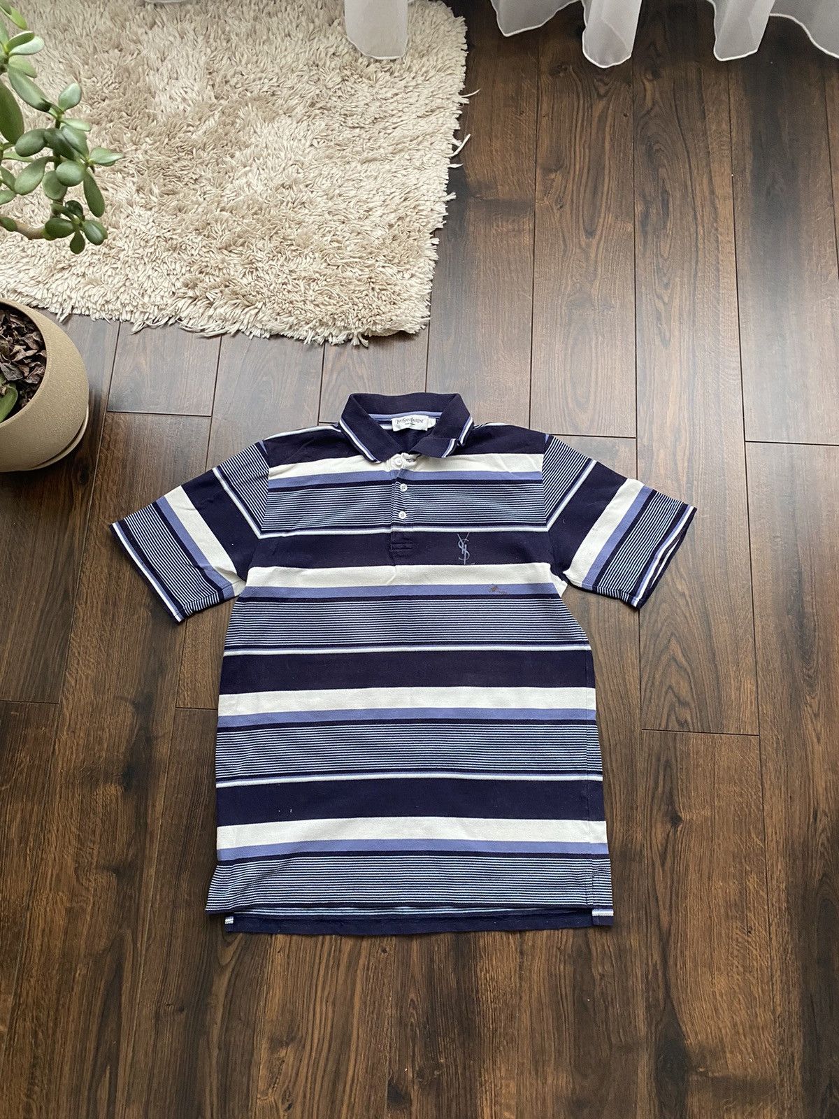 Yves Saint Laurent Yves Saint Laurent YSL polo shirt Y2K vintage big log Size US L / EU 52-54 / 3 - 2 Thumbnail