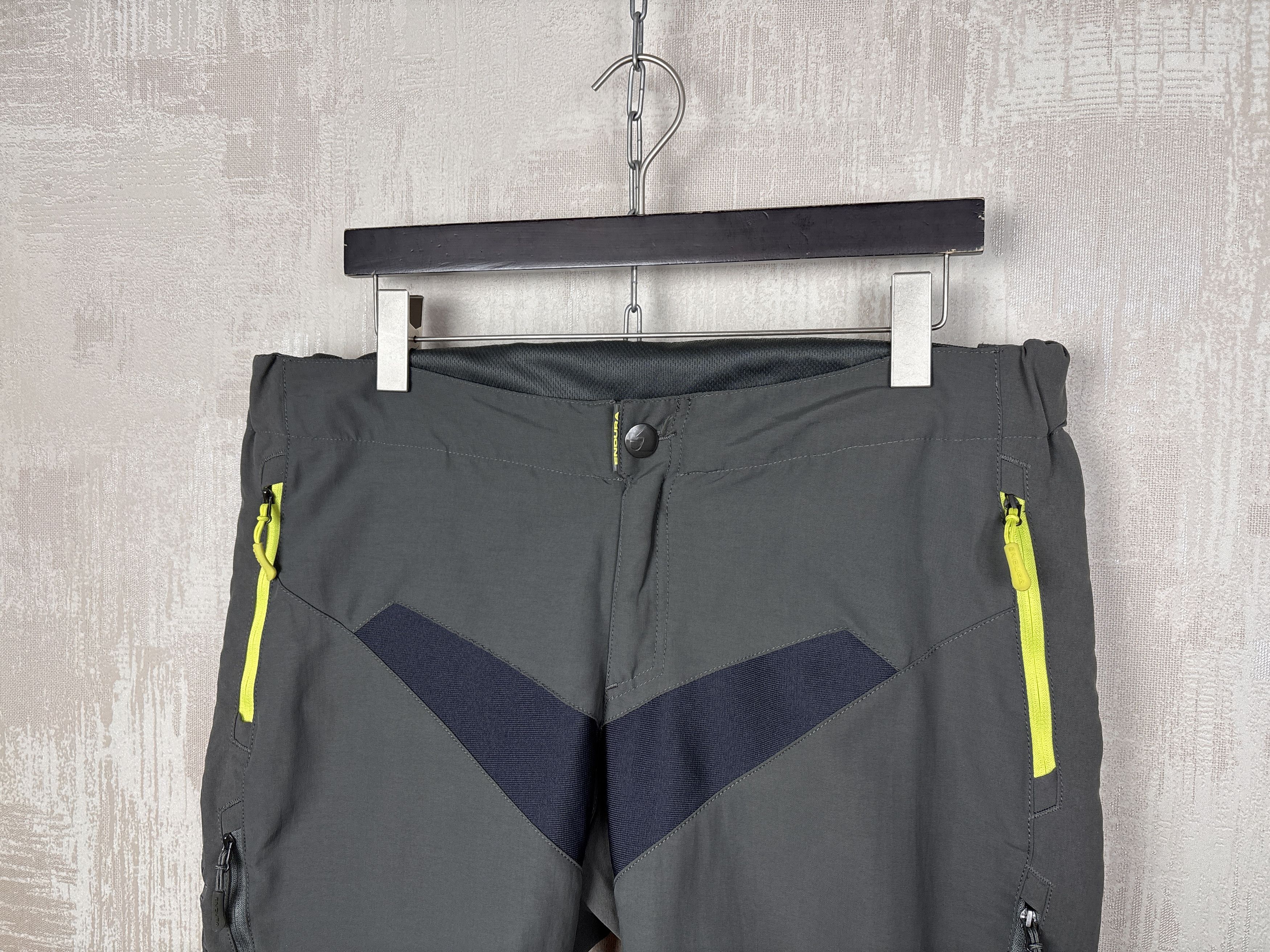 Bicycle Endura Singletrack Shorts Nylon Cycling MTB Men's Size L Size US 34 / EU 50 - 4 Thumbnail