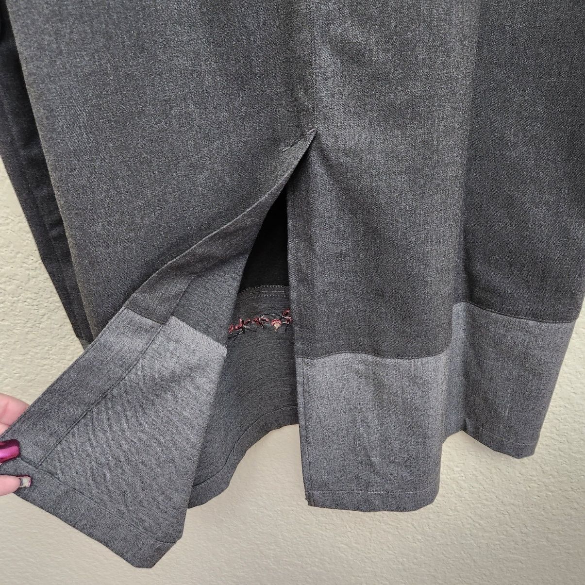 Other Sun River Clothing Gray Charcoal Embroidered Pencil Skirt L Size 32" / US 10 / IT 46 - 4 Thumbnail