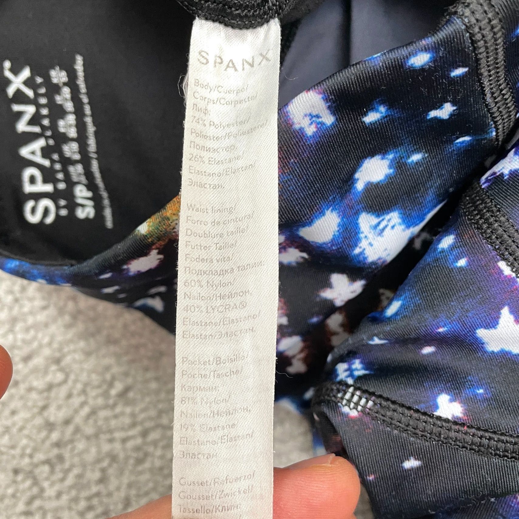 Spanx Spanx By Sara Blakely Cropped Compression Leggings Womens Small Multi Galaxy Gym Size 28" / US 6 / IT 42 - 5 Thumbnail