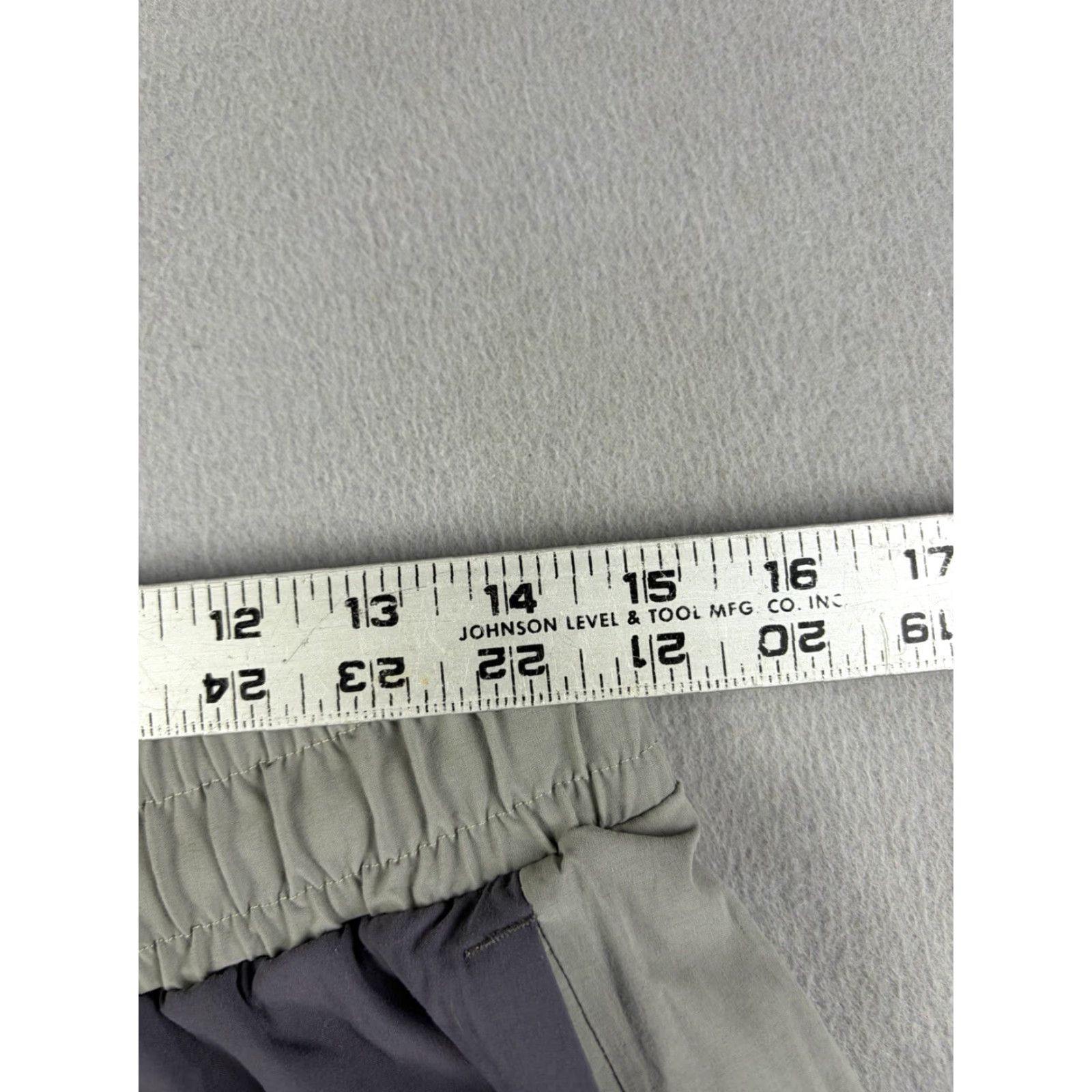 Lululemon Lululemon Shorts Men M Gray 6” Inseam Performance Gym Stretch Athletic Activewear Mens Regular Polyester Size US 31 - 6 Thumbnail