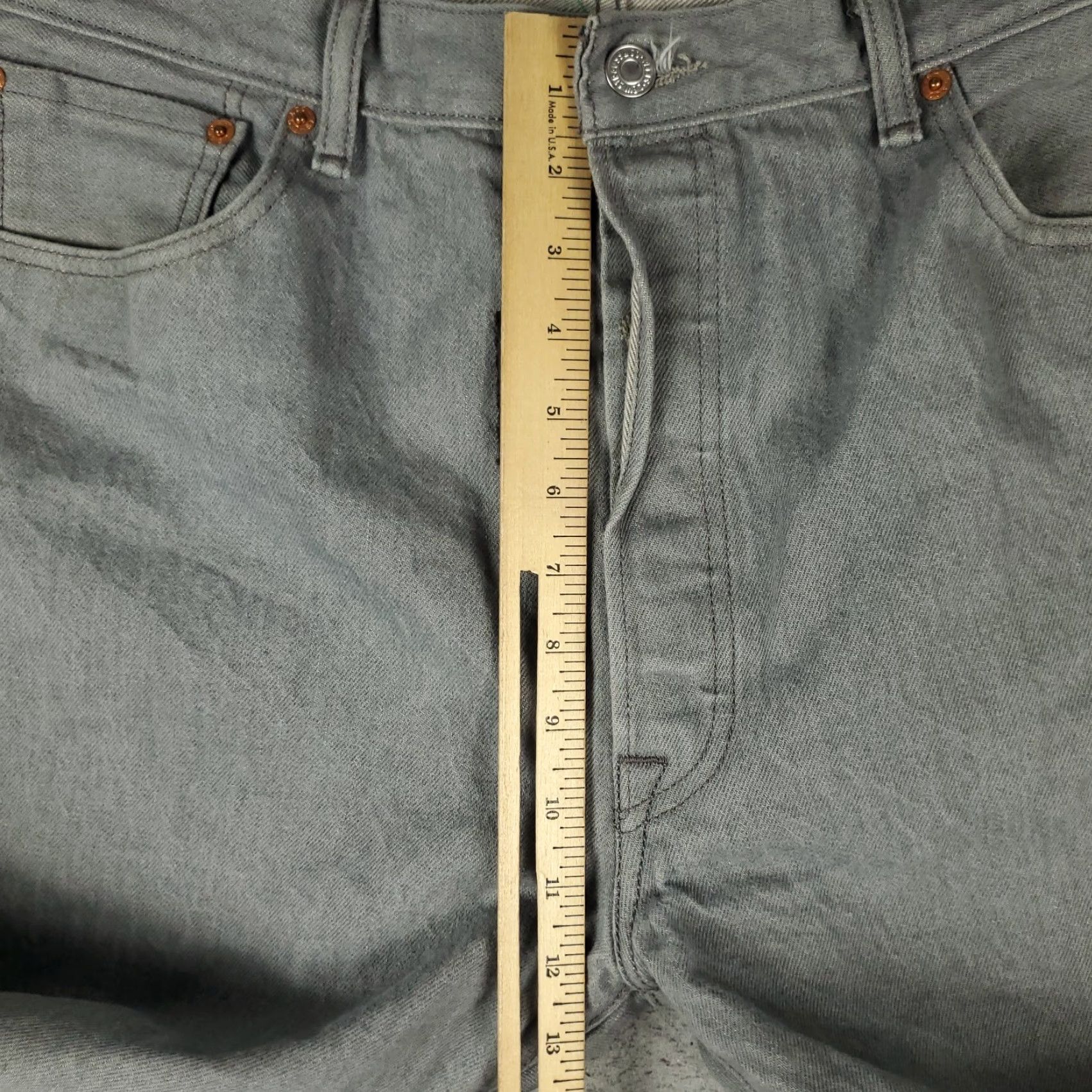 Levi's LEVI'S 501 Jeans - Jeans Mens 38x30 Gray Denim, Button Fly, Straight Leg, 5-Pocket, Regular Rise, Medium Wash, Classic American Mens Size US 38 / EU 54 - 4 Thumbnail