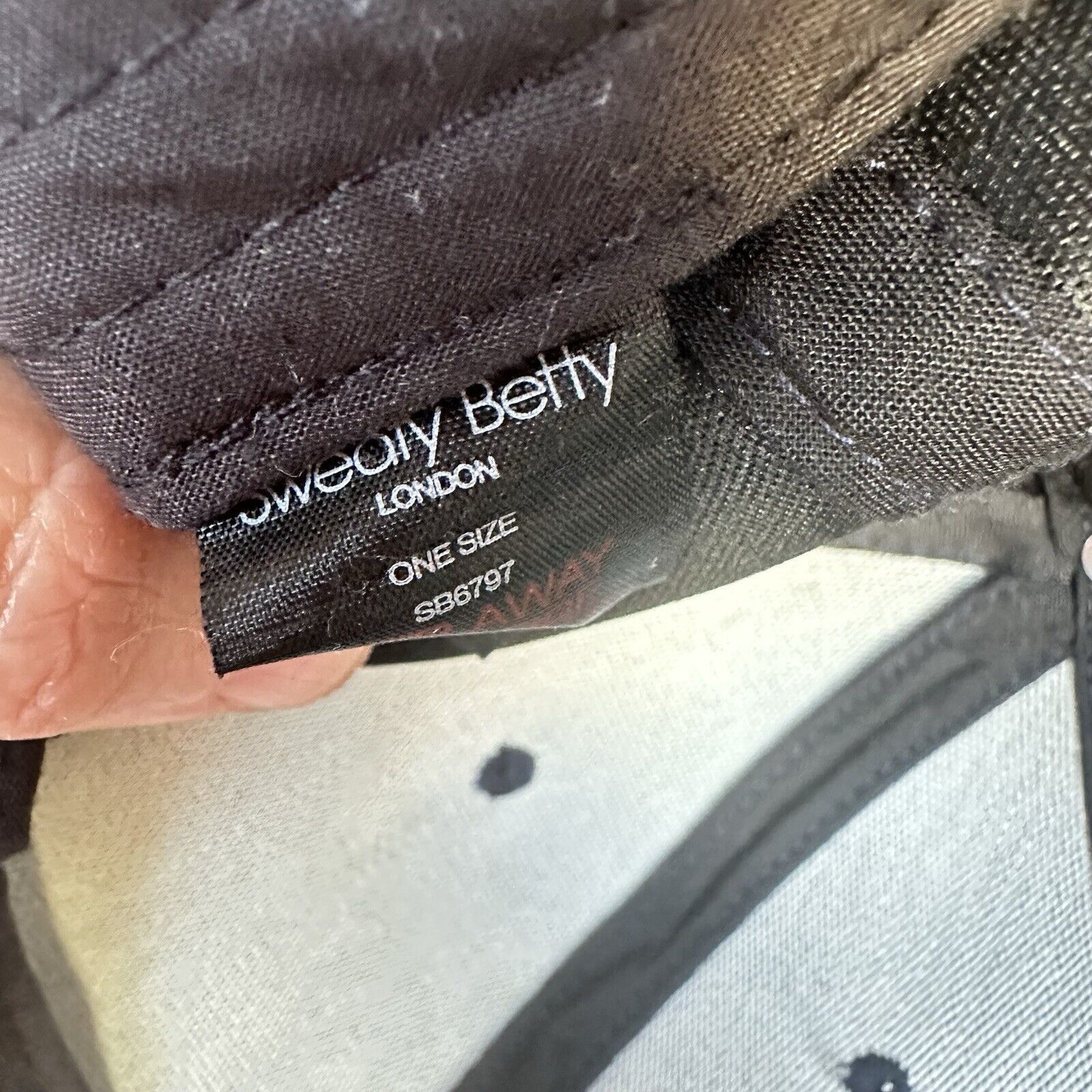 Sweaty Betty Sweaty Betty London Navy Blue running cap, Hat one size NWOT Size ONE SIZE - 8 Thumbnail