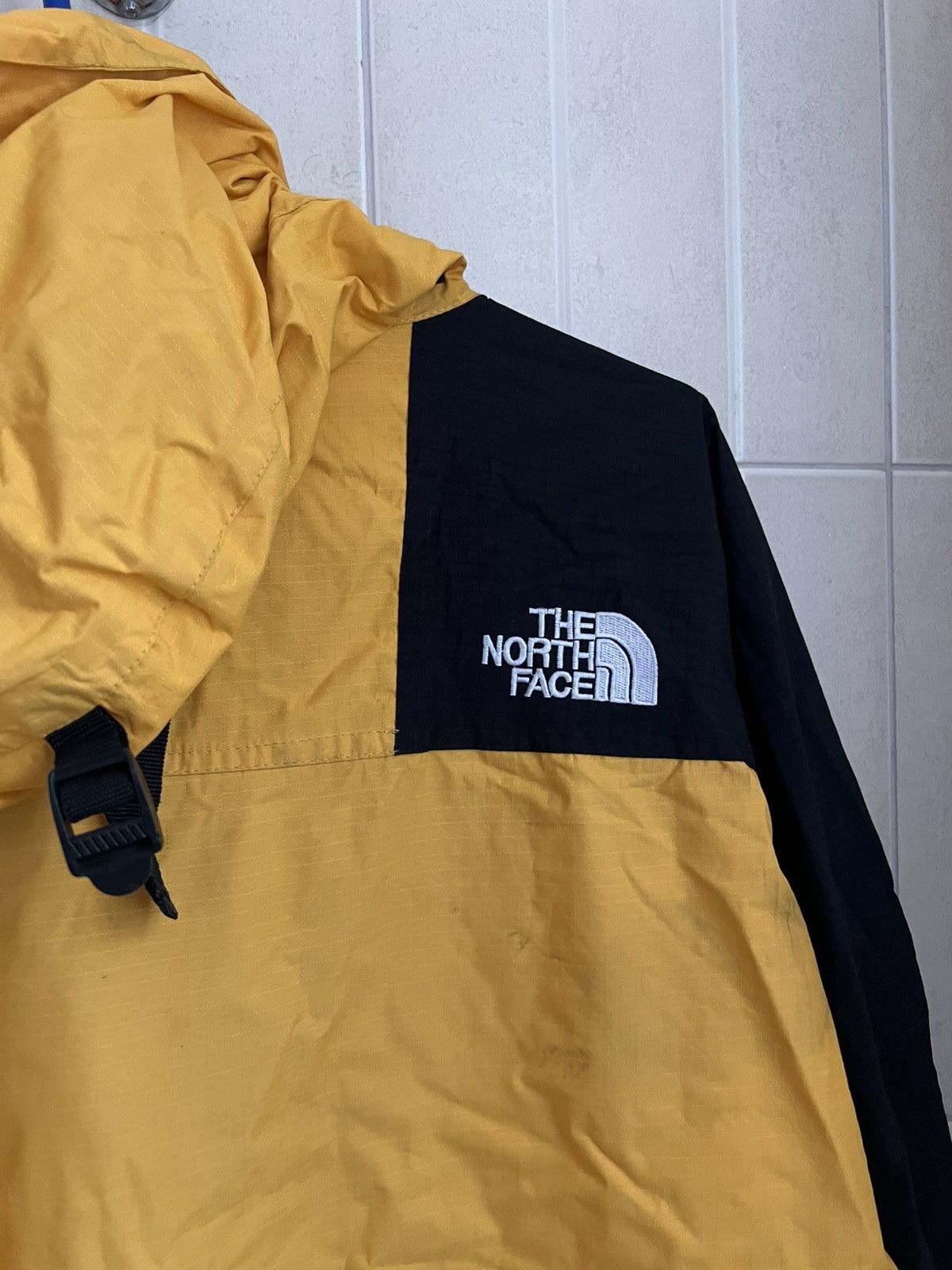 The North Face Vintage North Face Gore Tex Pale Yellow Jacket Size US M / EU 48-50 / 2 - 10 Thumbnail
