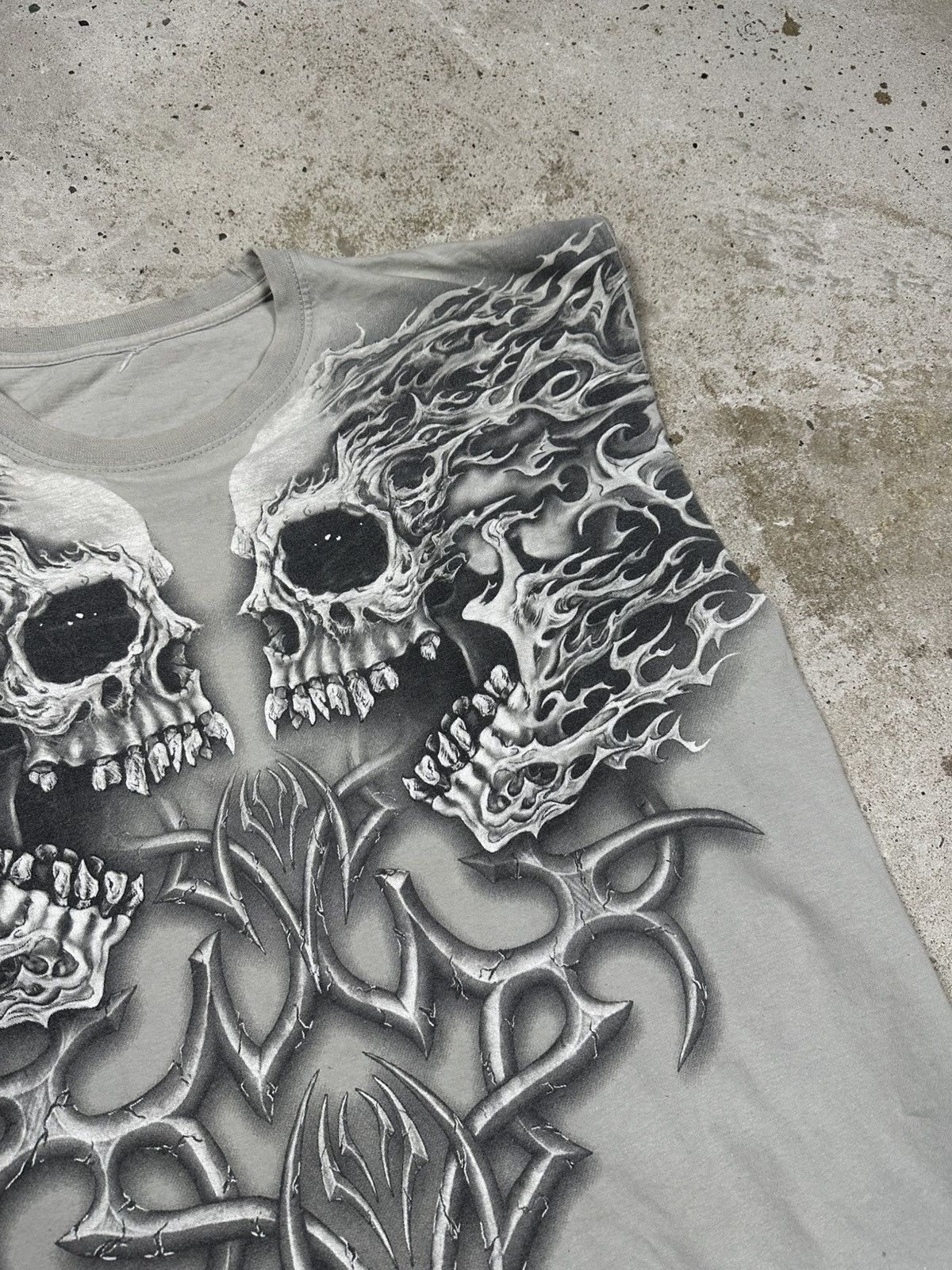 Affliction Vintage Y2K Affliction Skulls Flame Gray Tank Top Print Tee Size US XL / EU 56 / 4 - 5 Thumbnail