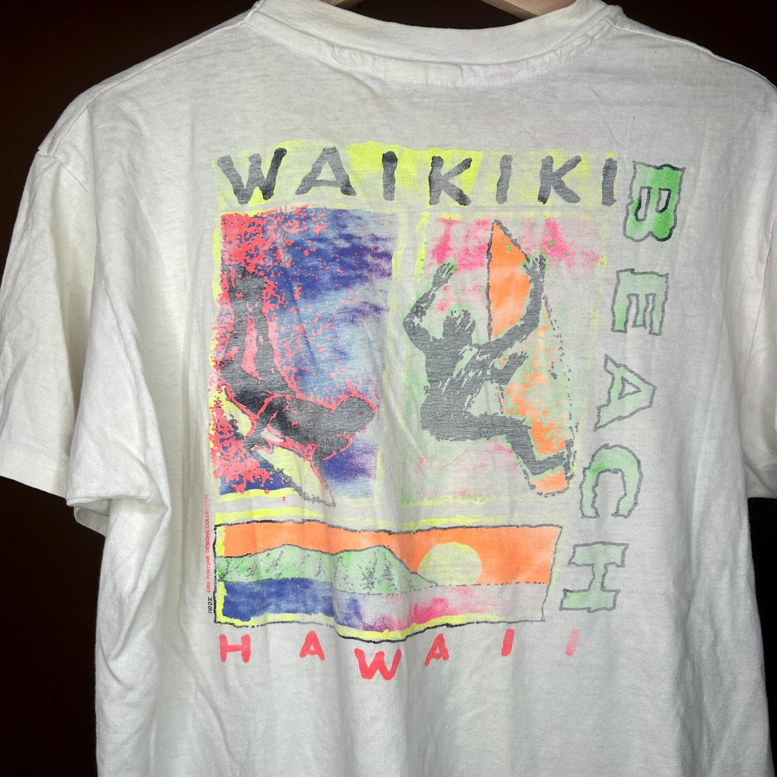 Hanes × Vintage Vintage 90s Waikiki Surfer T-Shirt Fader Size US L / EU 52-54 / 3 - 4 Thumbnail