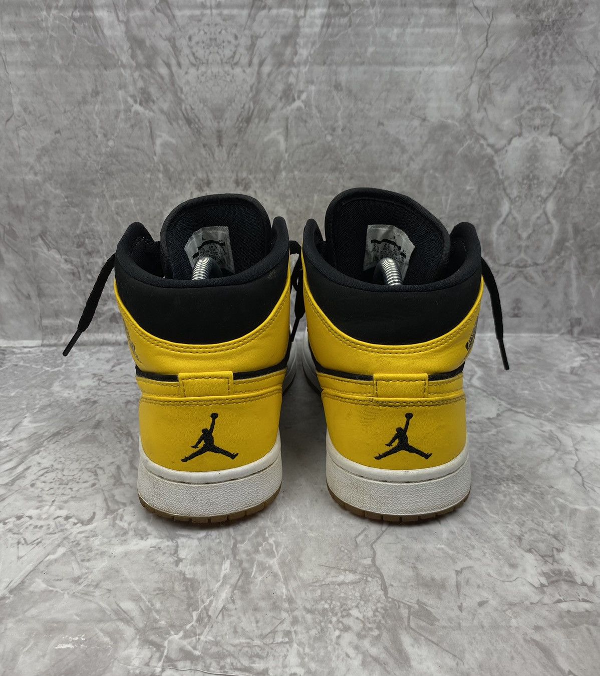Jordan Brand Jordan 1 Retro Mid New Love (2017) Size US 7.5 / EU 40-41 - 5 Thumbnail