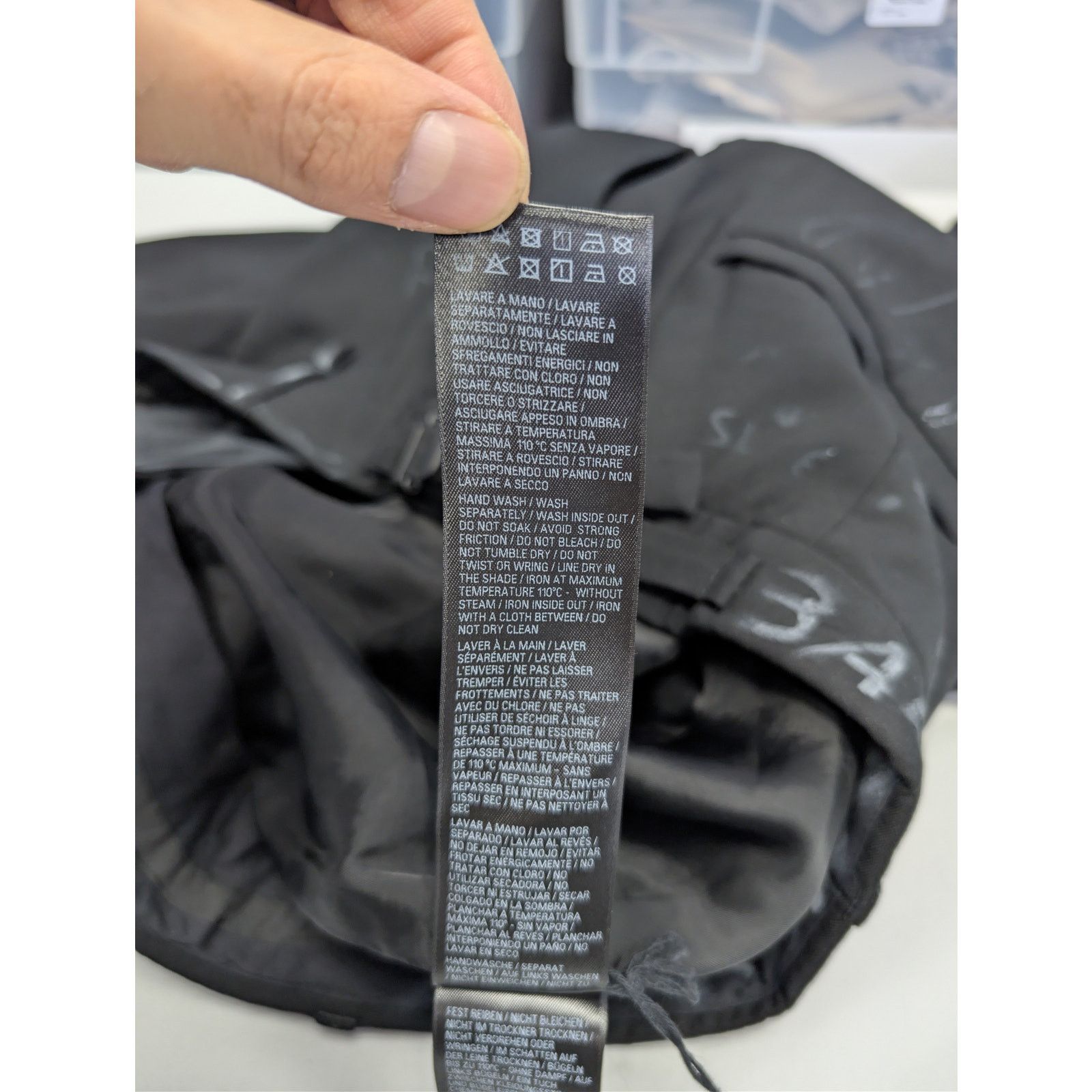 Balenciaga o1rshd1 Fluid Wool Barathea Skater Tailored Pants in Black Size US 30 / EU 46 - 17 Thumbnail