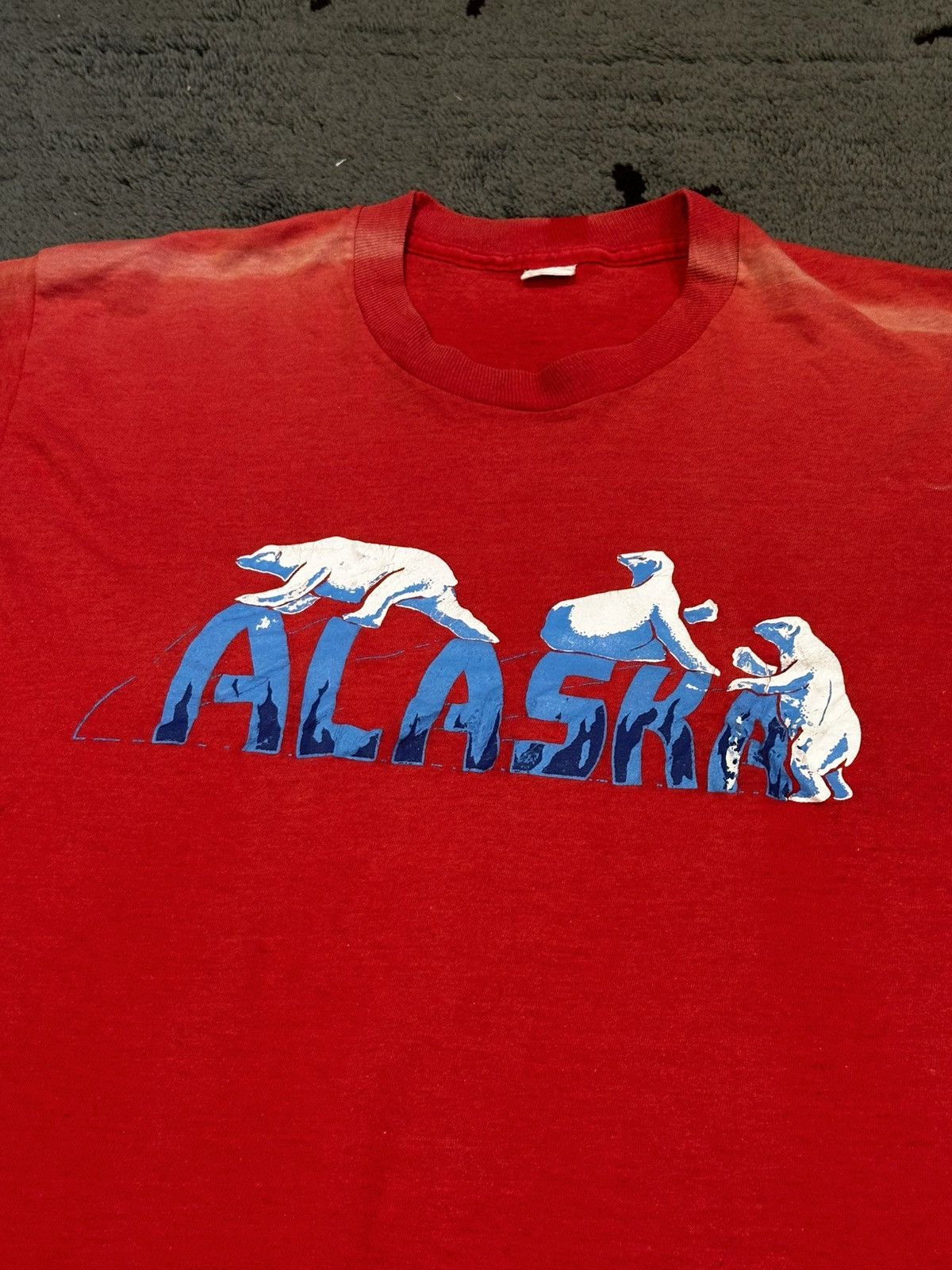 Vintage Vintage 70’s Alaska Polar Bears Faded Tee Shirt Size US M / EU 48-50 / 2 - 4 Thumbnail