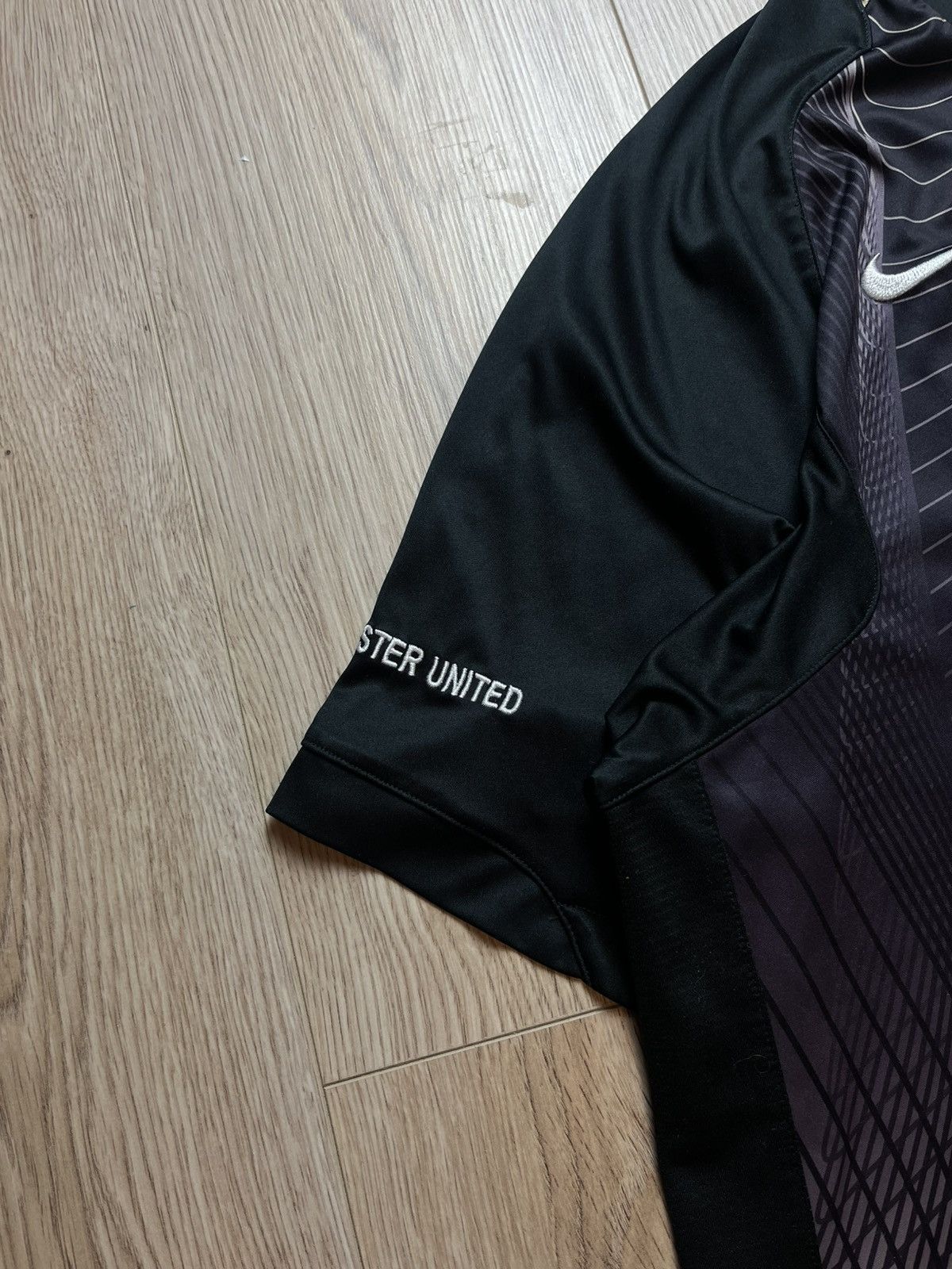 Nike Nike Manchester United 06/07 Vintage Training Jersey Size US L / EU 52-54 / 3 - 4 Thumbnail