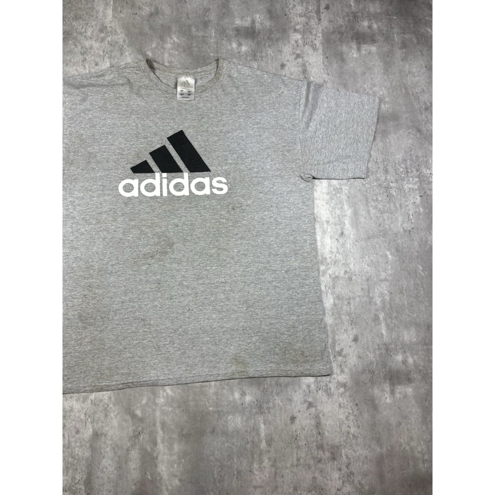 Adidas VINTAGE adidas T-Shirt Men L Grey Crew Neck Short Sleeve Logo Classic Sports 90s X-Large Bleach Free! Size US L / EU 52-54 / 3 - 3 Thumbnail