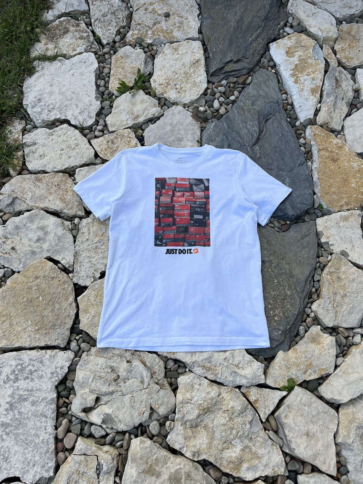 Nike × Vintage Nike shoe boxes box sneaker head rare just do it tee t-shirt Size US L / EU 52-54 / 3 - 1 Thumbnail