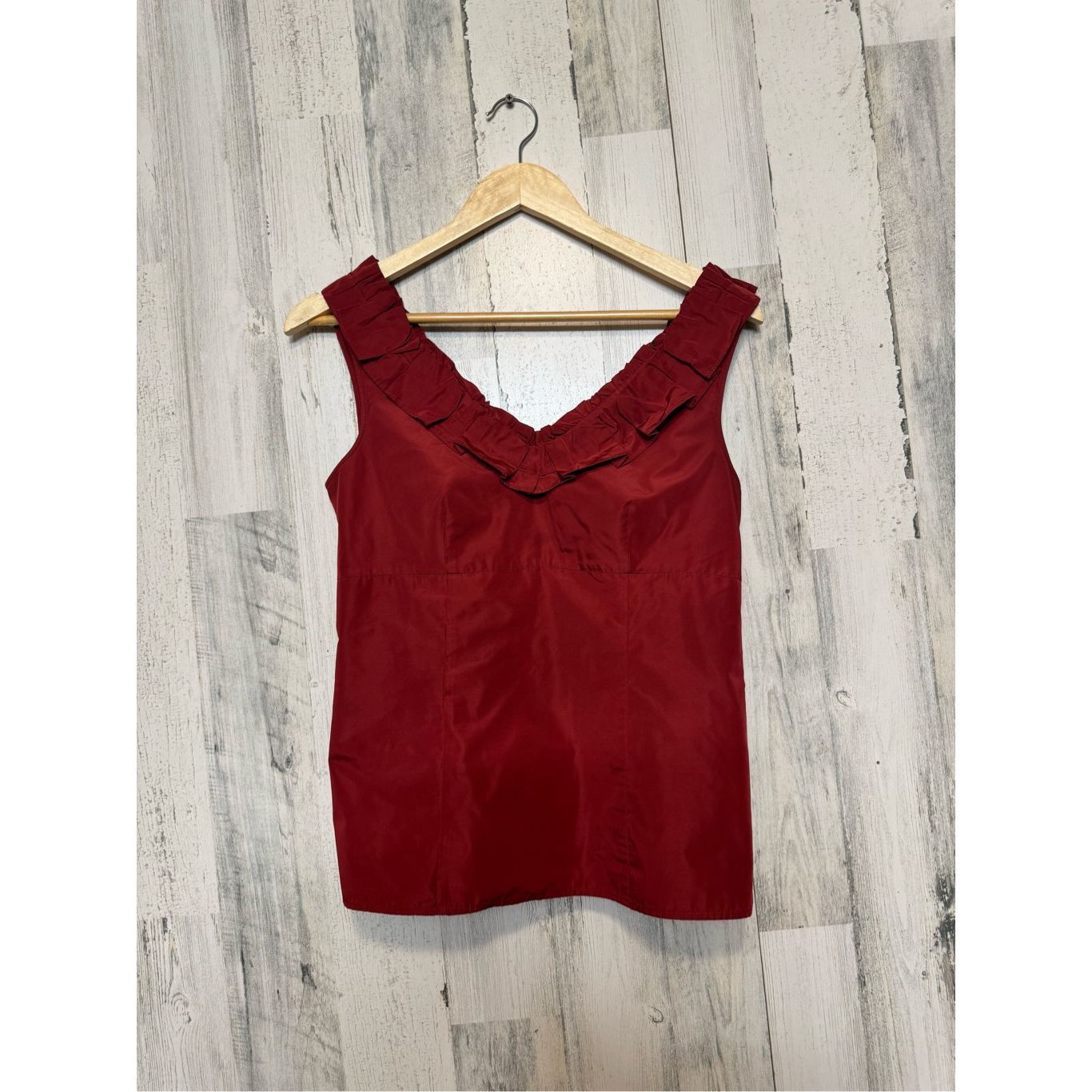 Ann Taylor Ann Taylor Red Ruffle V Neck Sleeveless Blouse Top Career Wo Size XS / US 0-2 / IT 36-38 - 1 Thumbnail