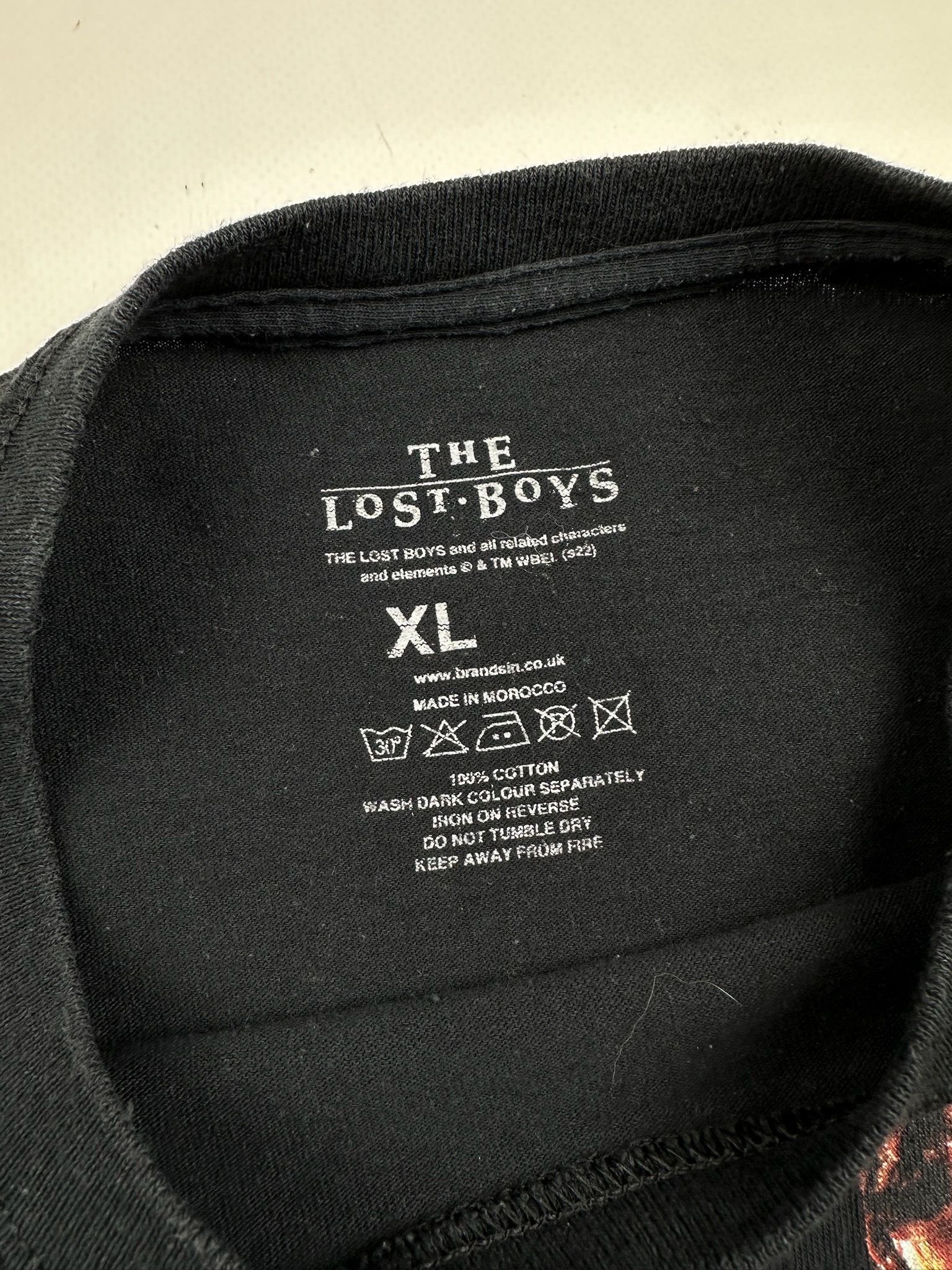 Expert Horror Vintage The Lost Boys Horror Movie Promo Tee T-Shirt Size US XL / EU 56 / 4 - 5 Thumbnail