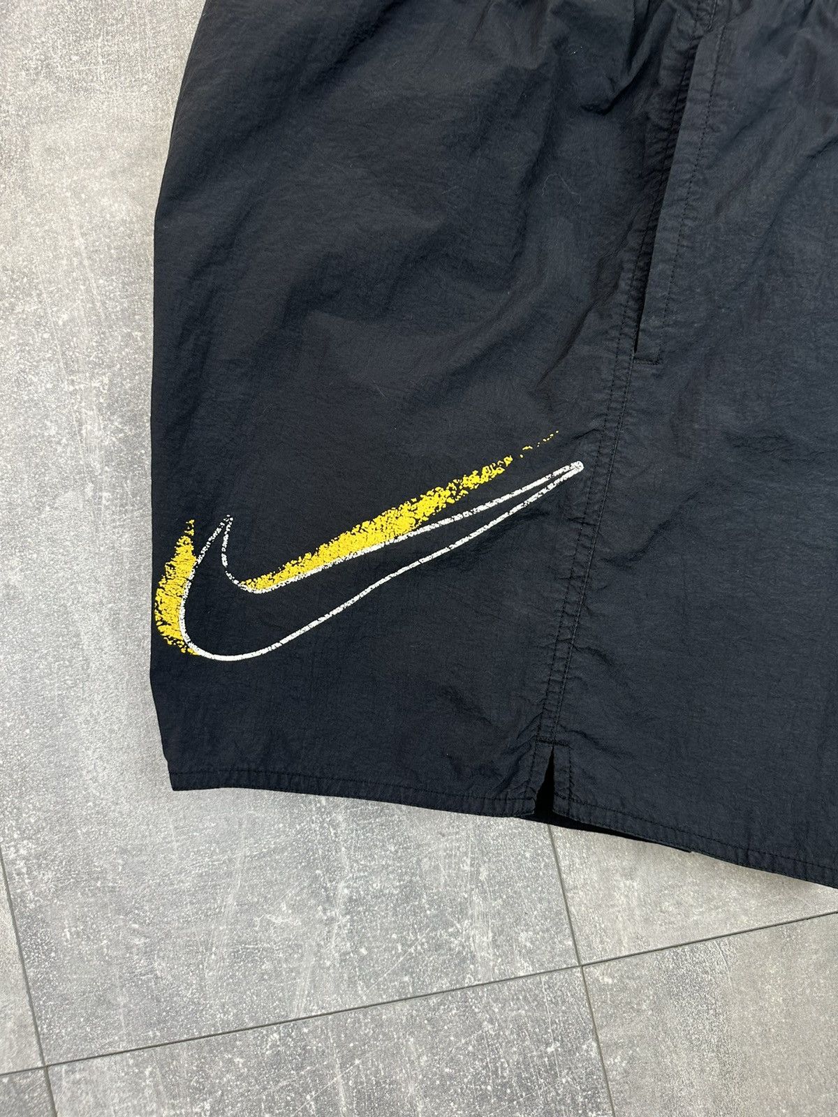 Nike Nike Vintage Rare Shorts Big Swoosh Logo Size xl Size US 38 / EU 54 - 4 Thumbnail