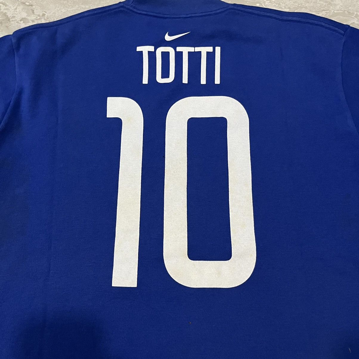 Nike × Vintage Vintage Nike Totti 10 Centre Swoosh Blue T-shirt Size US L / EU 52-54 / 3 - 4 Thumbnail
