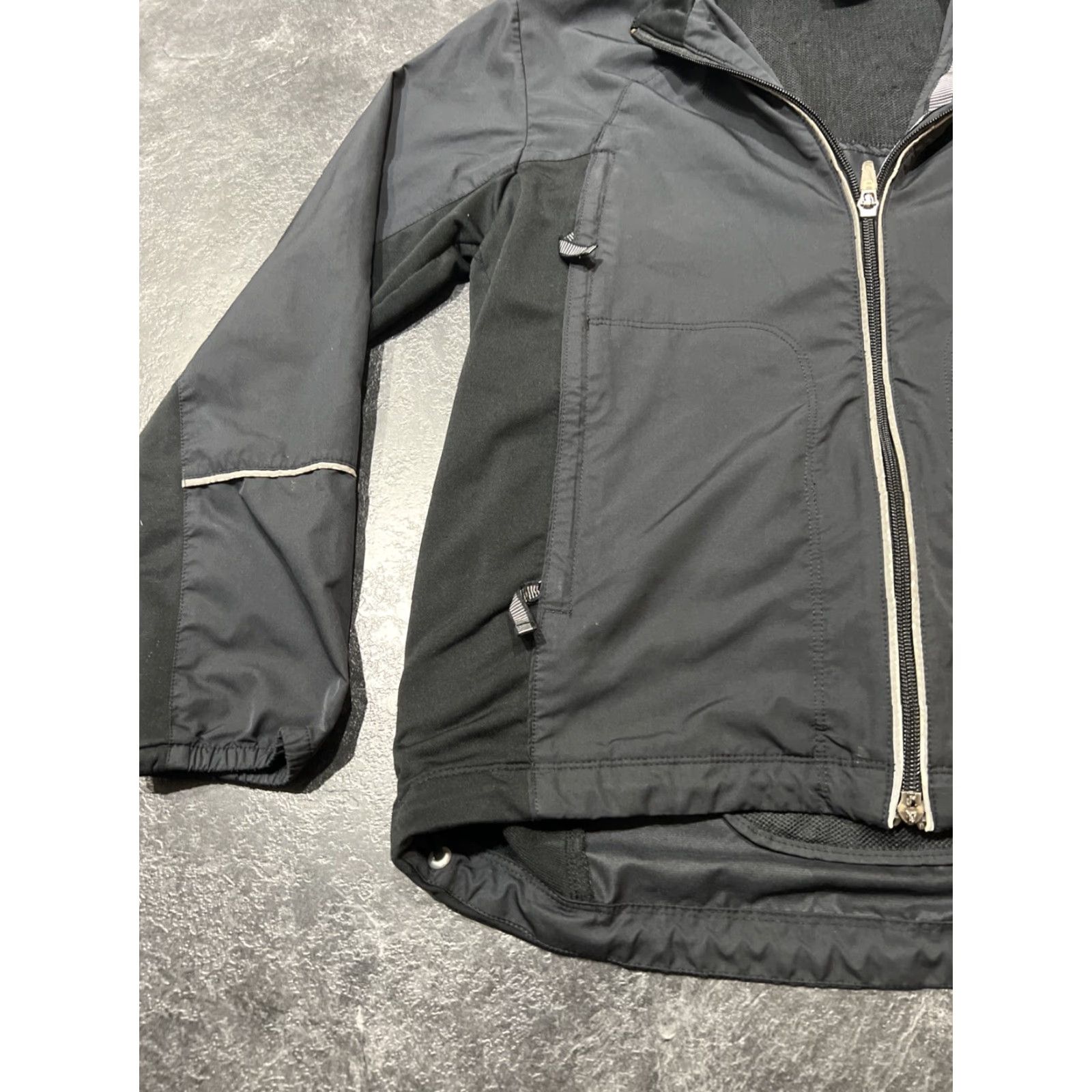 Nike VINTAGE Nike Track Jacket Women’s Size 4-6 Black Full Zip Activewear Size S / US 4 / IT 40 - 7 Thumbnail