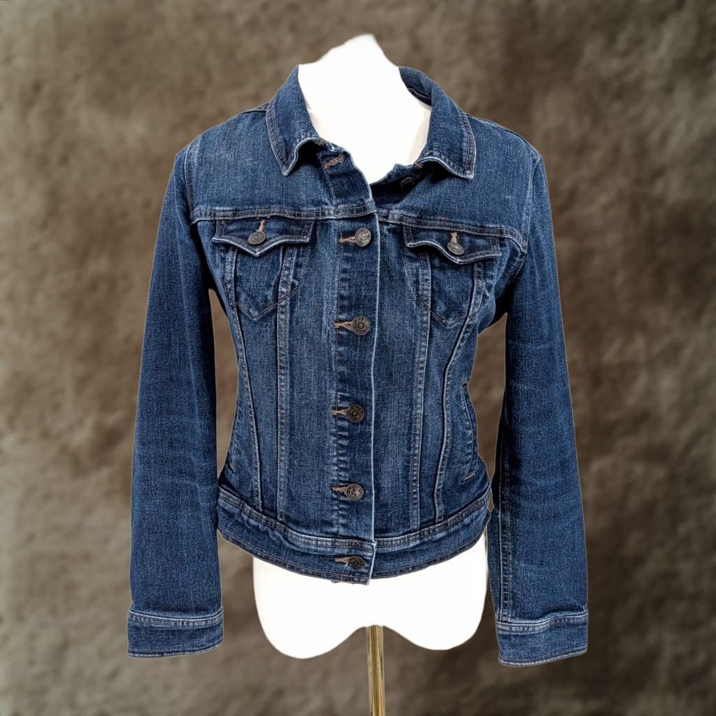 Old Navy Old Navy Classic Denim Trucker Jacket - Small Womens Size S / US 4 / IT 40 - 1 Thumbnail