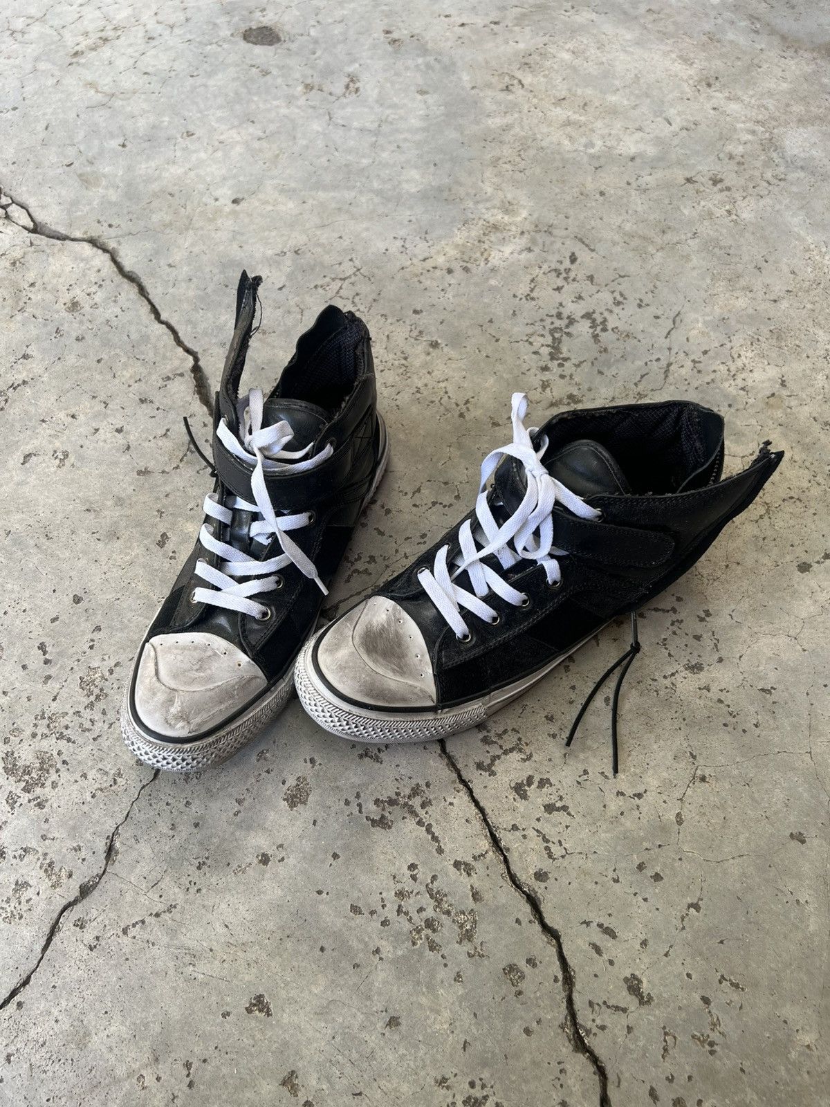 semanticdesign Semantic Design Sneakers Zip Up // Distressed Size US 9.5 / EU 42-43 - 1 Thumbnail
