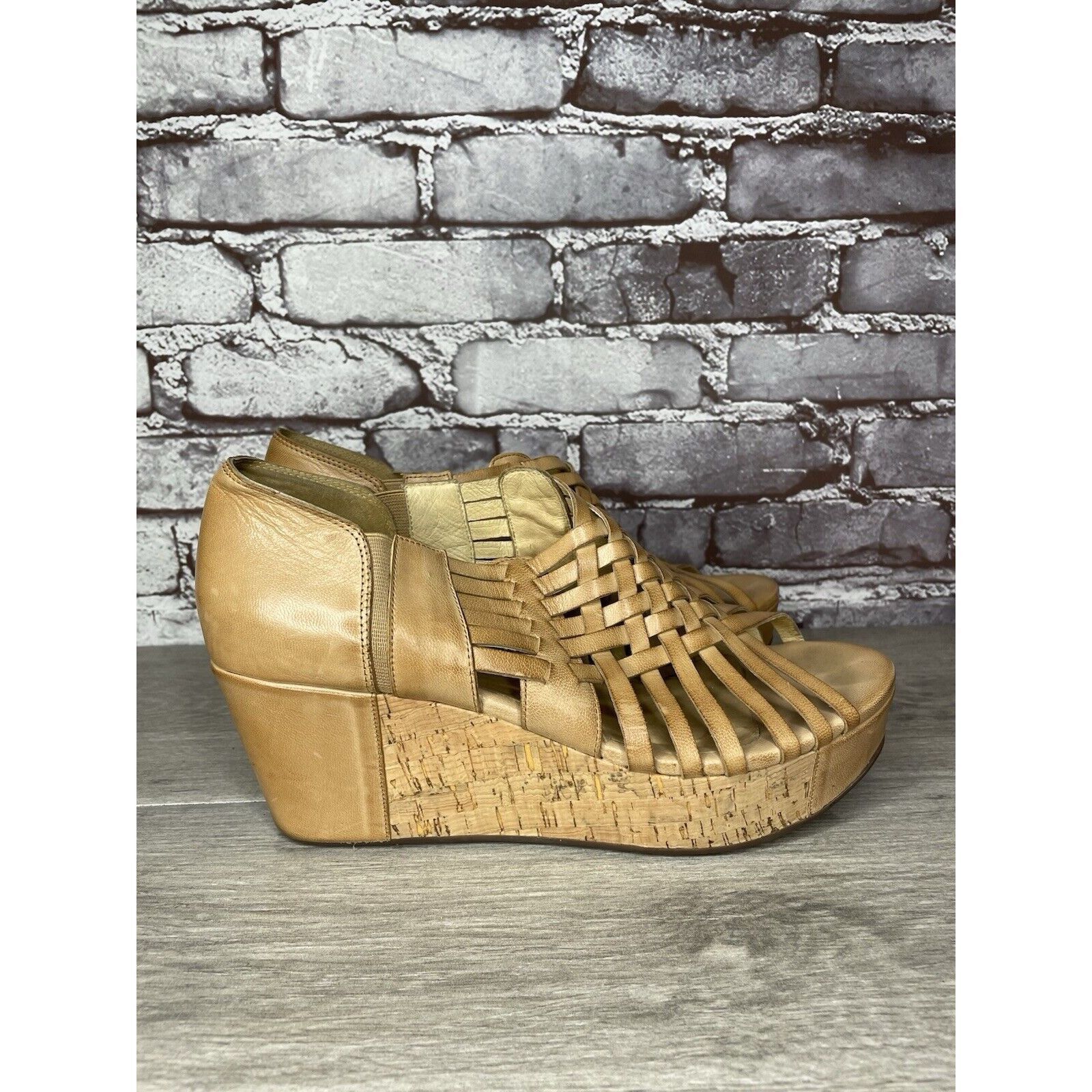 Other Chocolat Blu Web Tan Leather Woven Cork Wedge Platform Sanda Size US 9.5 / IT 39.5 - 18 Thumbnail