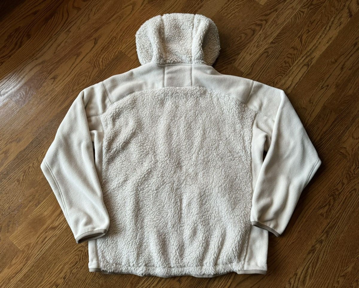 Uniqlo × White Mountaineering Medium White Fleece Long-Sleeve Hoodie Pullover Jacket Coat Size US M / EU 48-50 / 2 - 3 Thumbnail