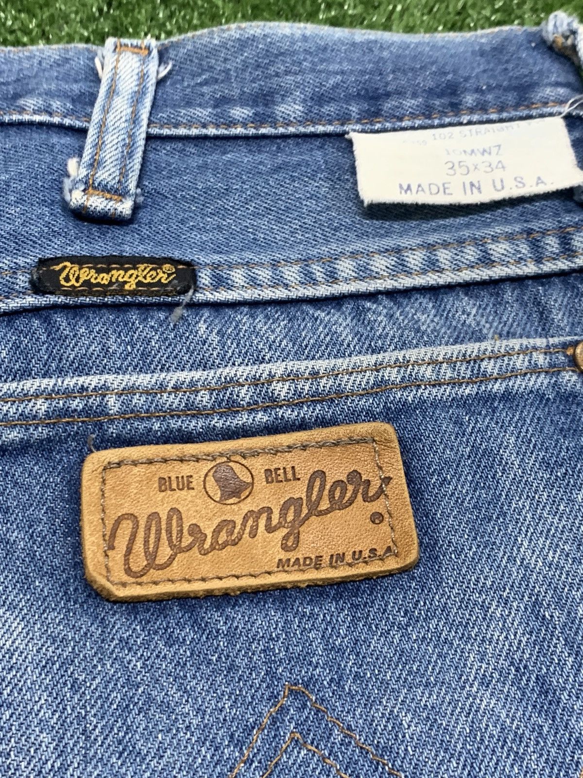 Wrangler DISTRESSED WRANGLER BLUE BELL. Size US 34 / EU 50 - 6 Thumbnail