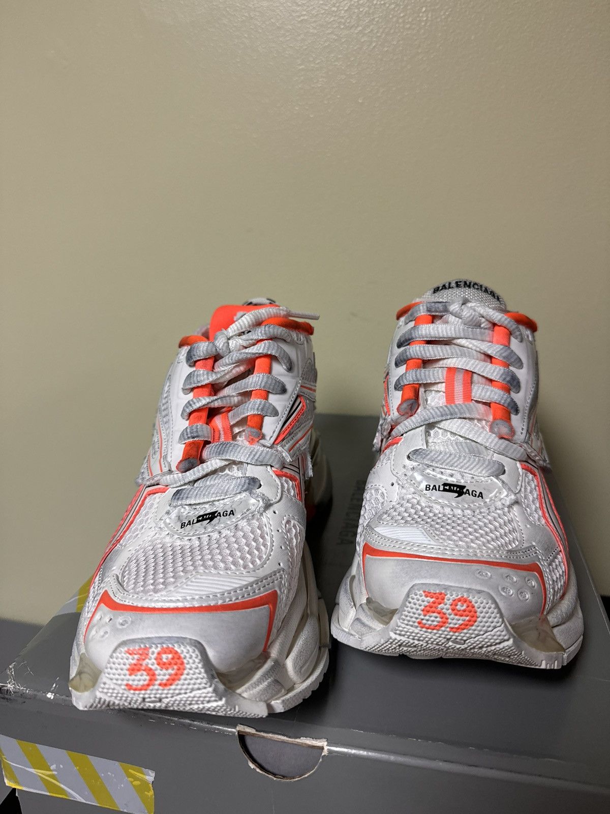 Balenciaga Balenciaga White Orange Runner 39 Size US 6 / EU 39 - 4 Thumbnail