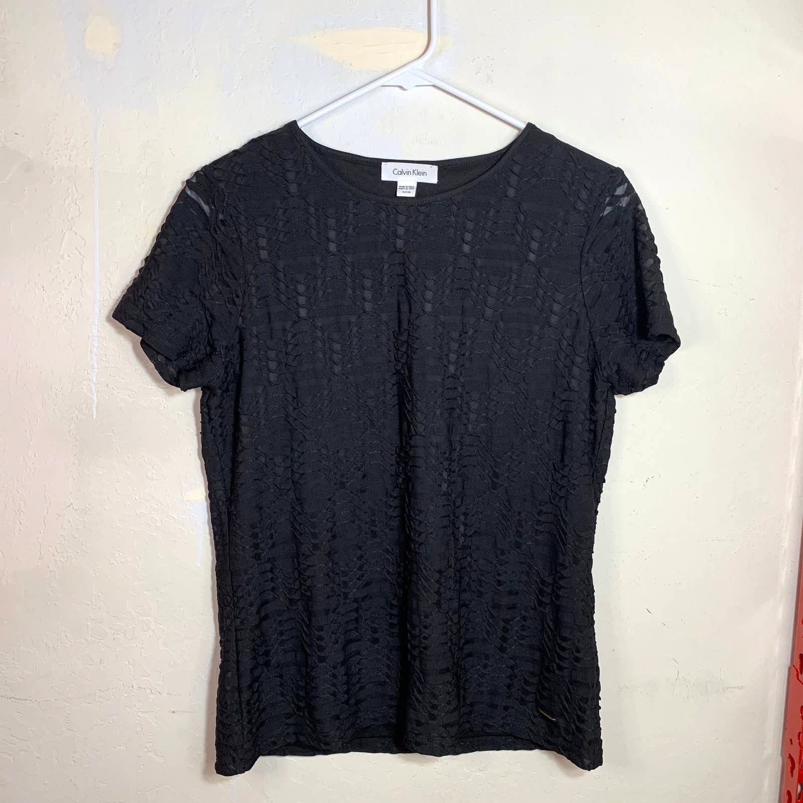 Calvin Klein Calvin Klein Women's Short Sleeve Black Shrits Size S Size S / US 4 / IT 40 - 1 Thumbnail
