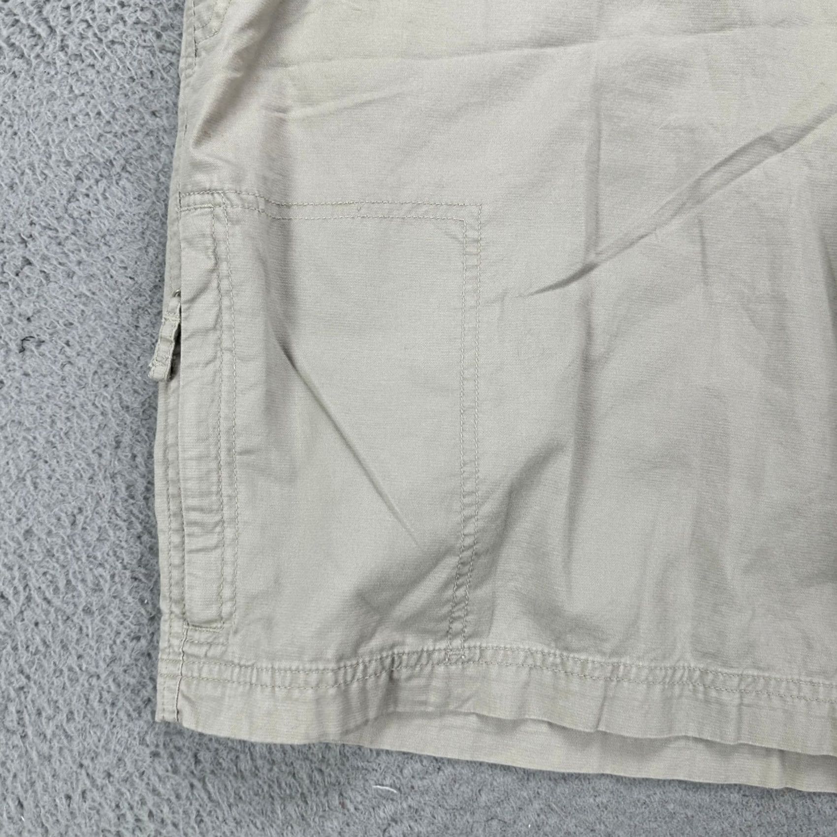 Vintage Columbia Mens Cargo Hiking Shorts 40 Light Grey Flat Front Outdoor Lightweight Casual/Travel Cotton Microfiber Gray Wide Front Pocket Size US 40 / EU 56 - 6 Thumbnail