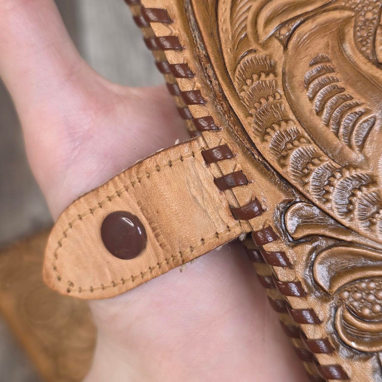 Vintage Vintage Hand Tooled Leather Western Wallet Film & Prop Size ONE SIZE - 5 Thumbnail
