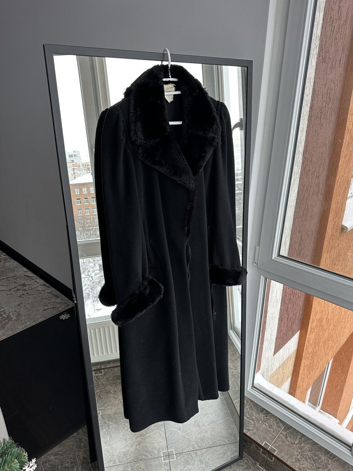 Sonia Rykiel Vintage Sonia Rykiel Wool Coat Faux Fur Collar Long Elegant Size M / US 6-8 / IT 42-44 - 1 Thumbnail