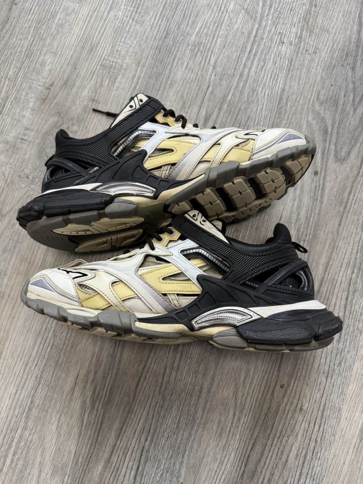 Balenciaga Balenciaga Track 2 - Gold / Black / White Size US 11 / EU 44 - 3 Thumbnail