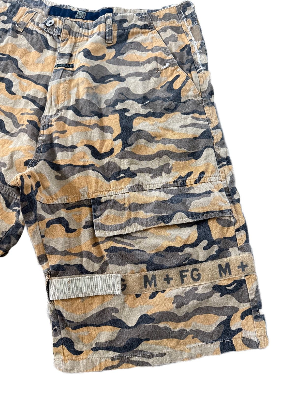 Marithe + Francois Girbaud MFG CAMOUFLAGE SHORTS CARGO STYLE Size US 36 / EU 52 - 2 Thumbnail