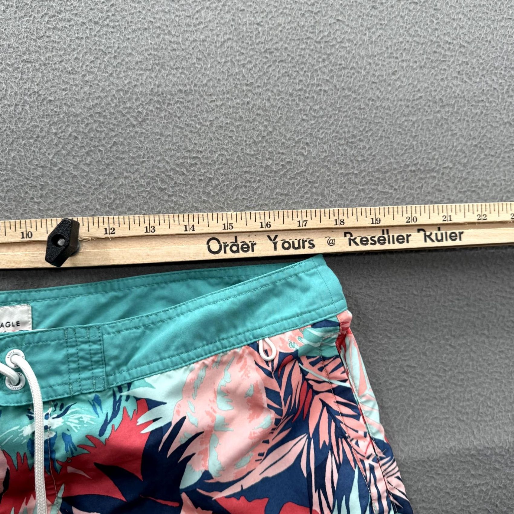 American Eagle Outfitters American Eagle Outfitters Swim Trunks Mens Large Multicolor Tropical Lion Print Beach Trunks Sharks? Size US 33 - 5 Thumbnail