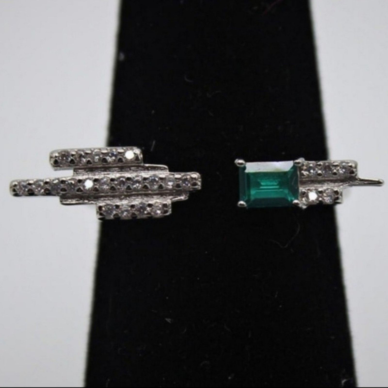 Other Gemstone Emerald Cut Topaz Open Adjustable Green OS NWT Size ONE SIZE - 3 Thumbnail