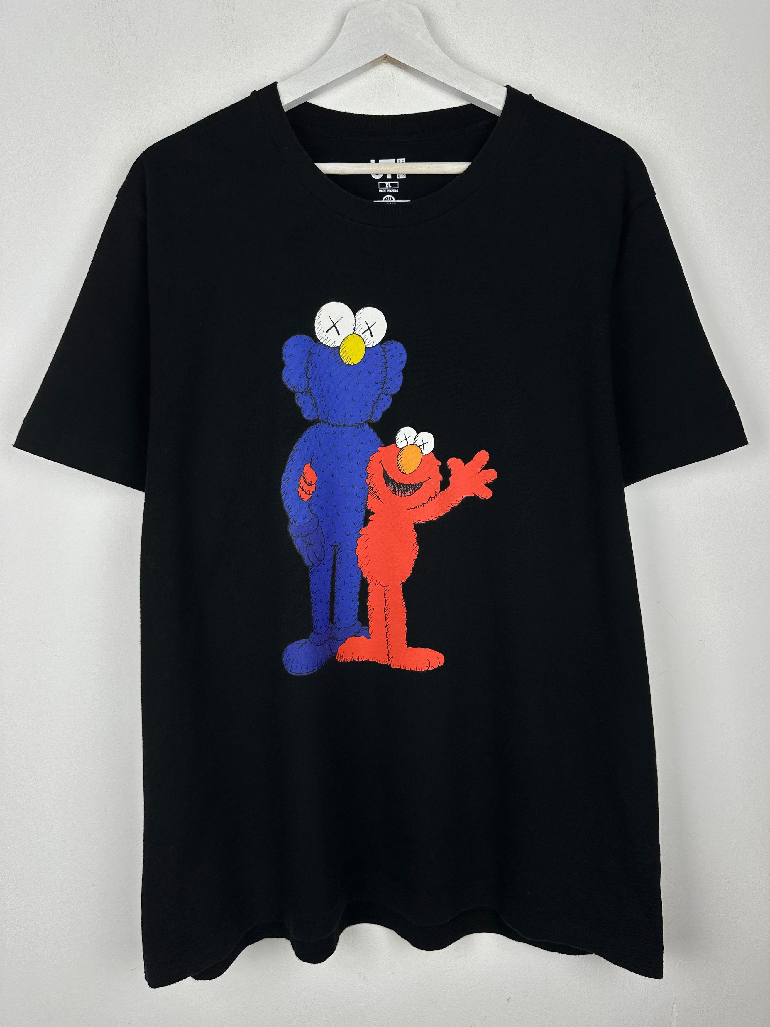 Kaws Kaws Sesame Street T Shirt Tee Size US XL / EU 56 / 4 - 1 Thumbnail