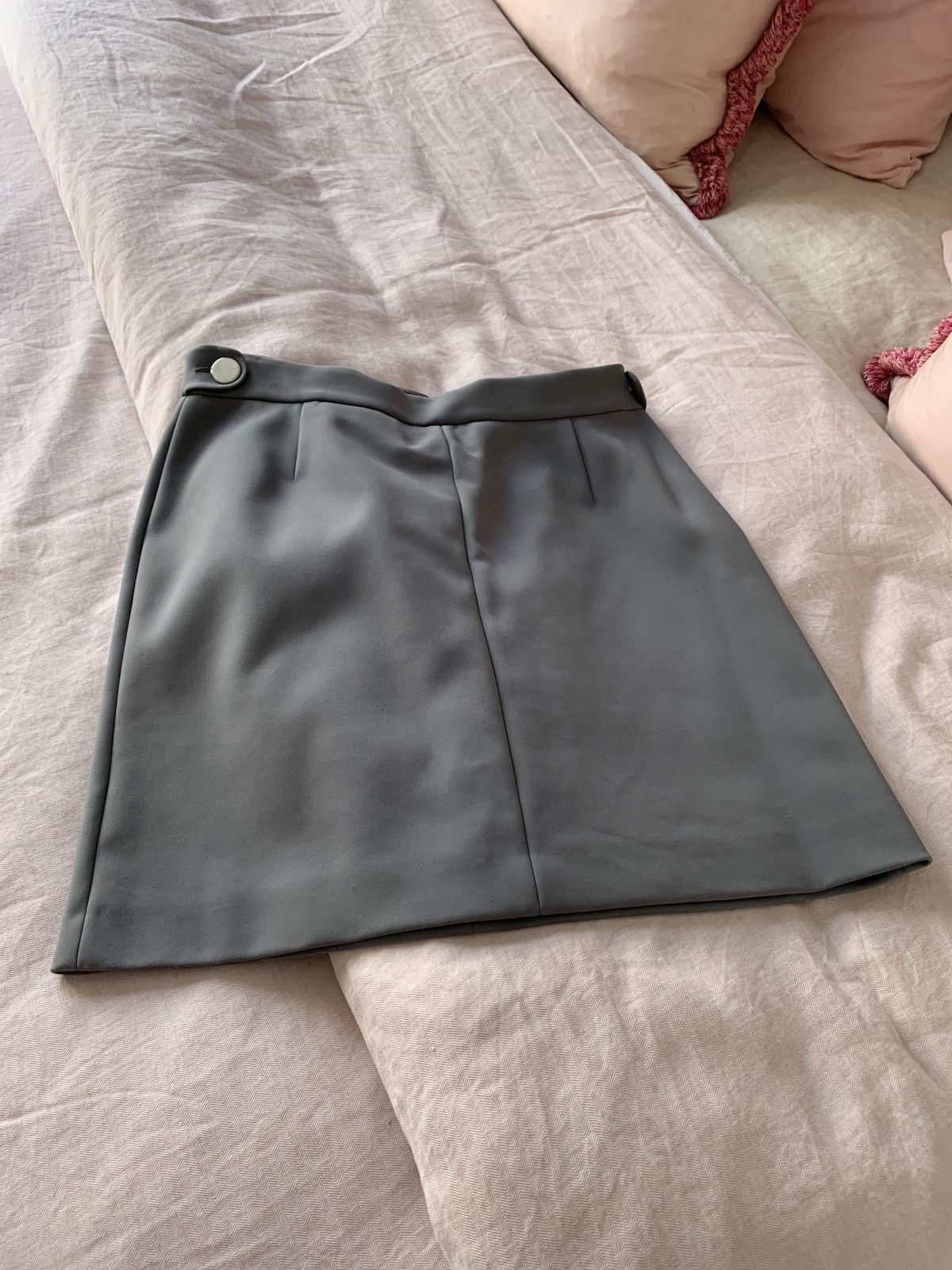 image of Viktor Rolf $900 Gray Classic Mini Skirt Chrome Accent Buttons in Grey, Women's (Size 30)