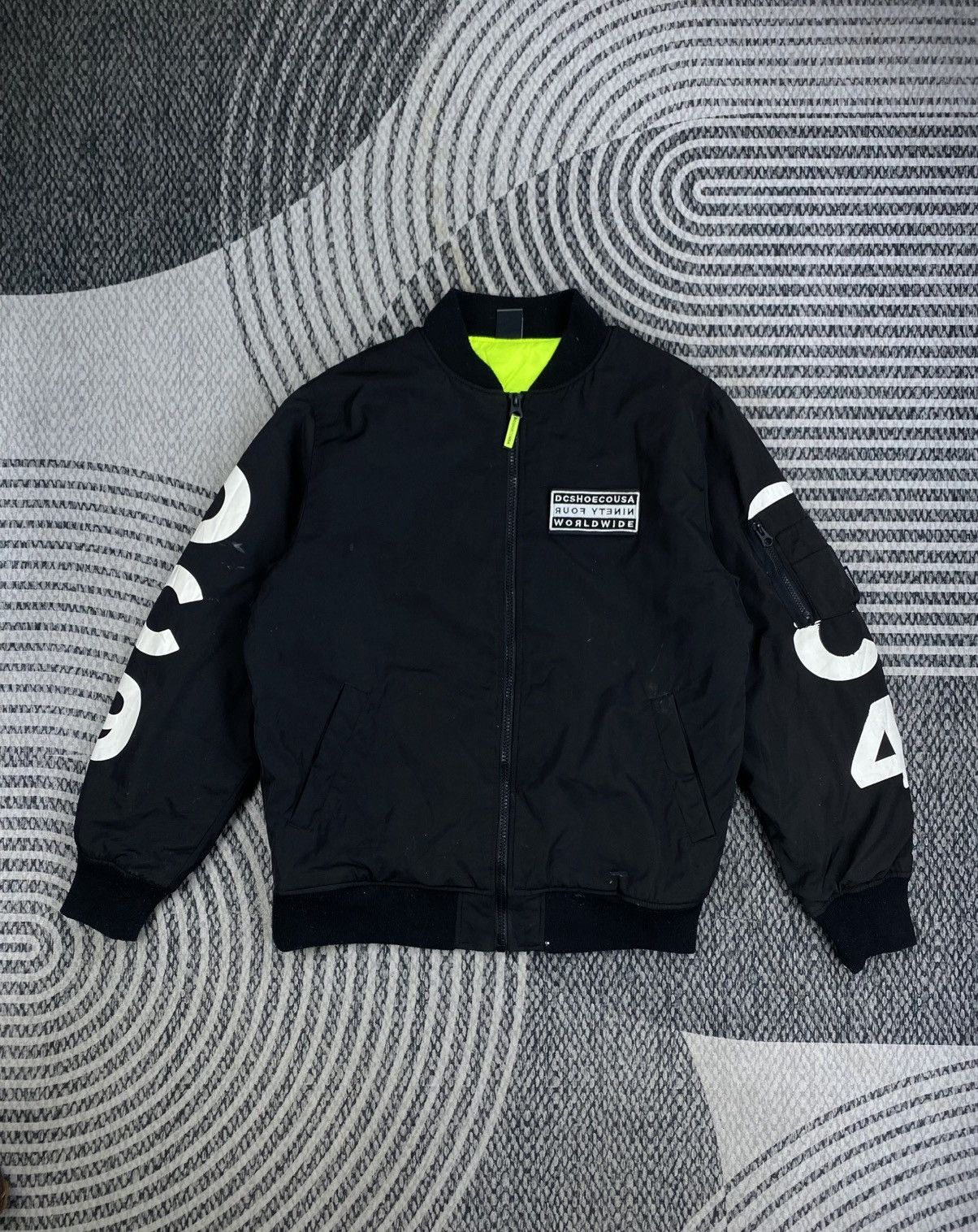 DC Vintage Dcshoecousa Neon Green Liner Zip-Up Bomber Jacket Size US XL / EU 56 / 4 - 2 Thumbnail