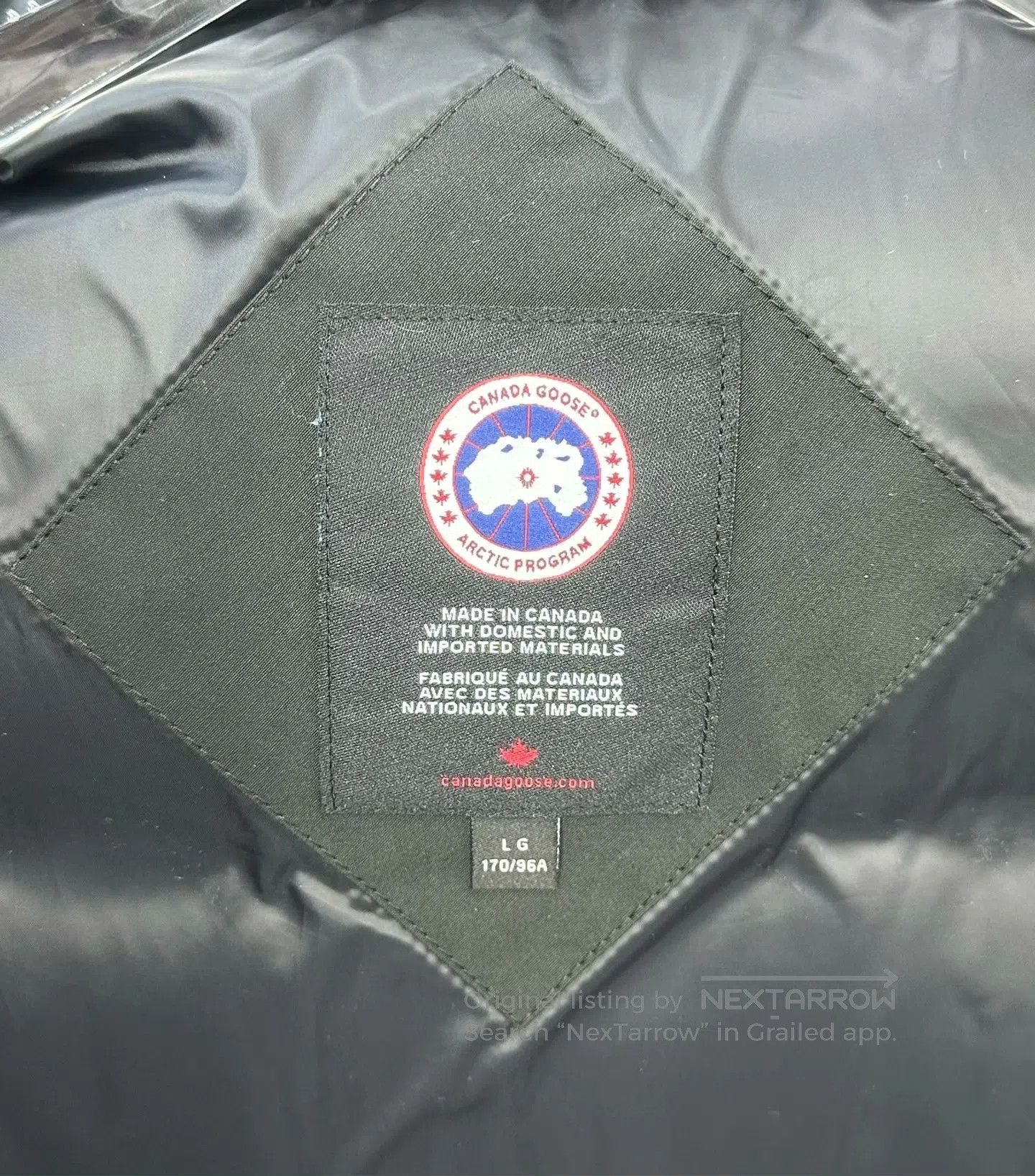 Canada Goose Canada Goose Black down jacket with a logo on the chest| Size US L / EU 52-54 / 3 - 3 Thumbnail